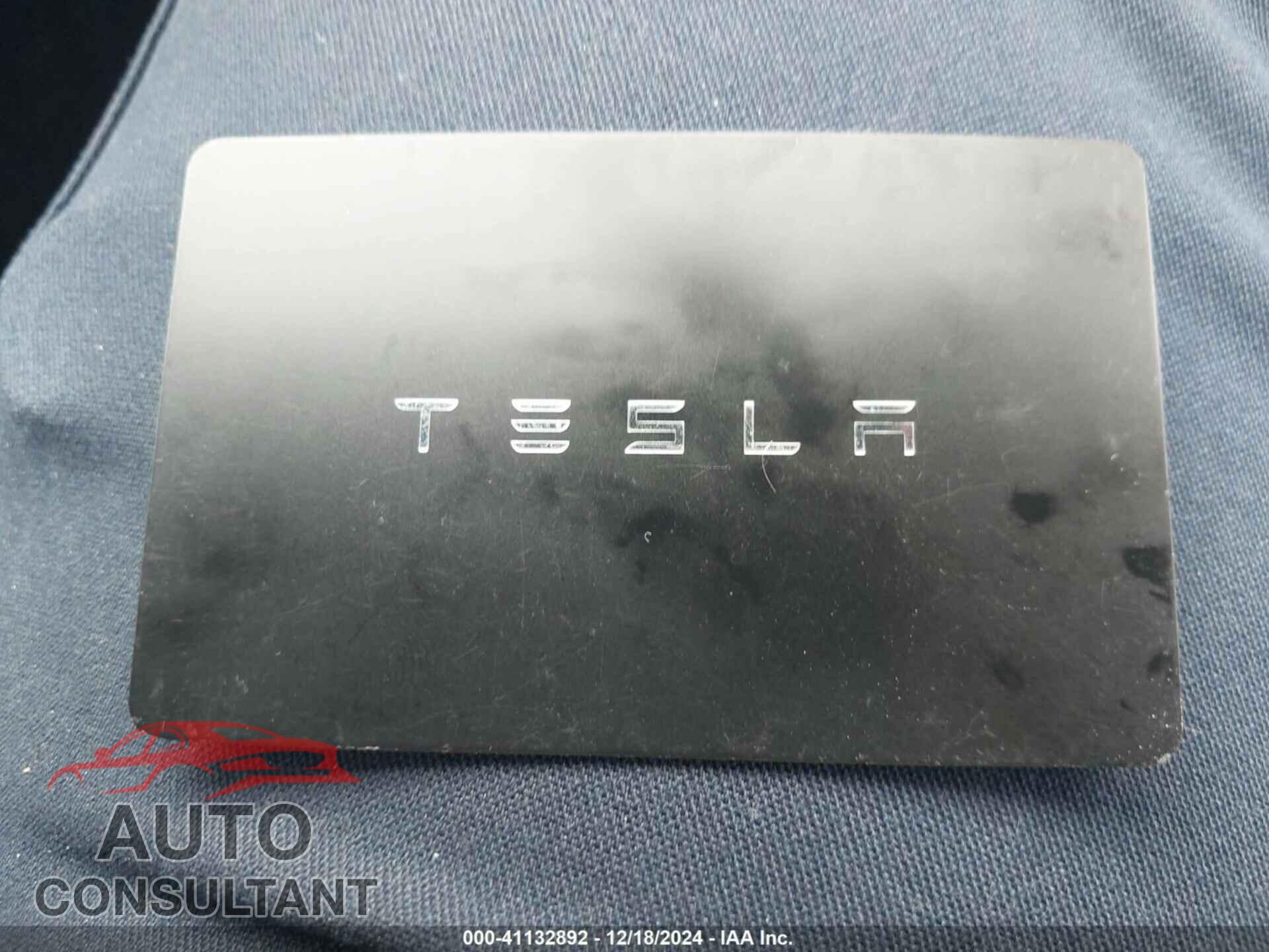 TESLA MODEL 3 2019 - 5YJ3E1EA2KF411846