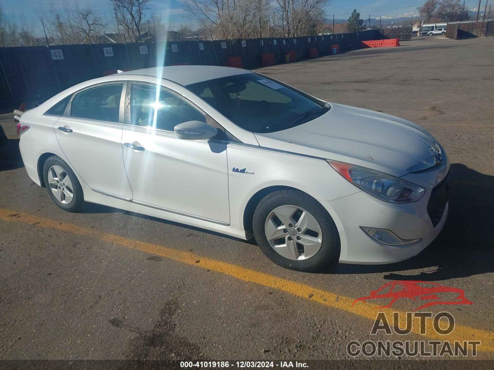 HYUNDAI SONATA HYBRID 2012 - KMHEC4A45CA046648