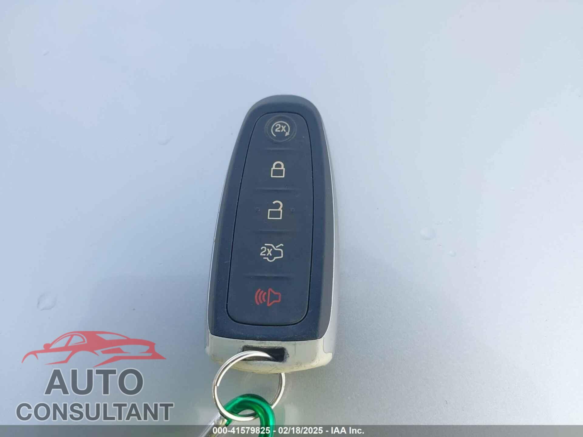FORD TAURUS 2017 - 1FAHP2J88HG102766