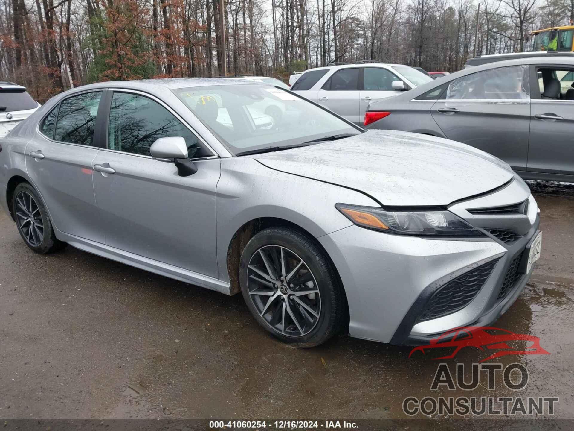 TOYOTA CAMRY 2022 - 4T1G11AK1NU707315