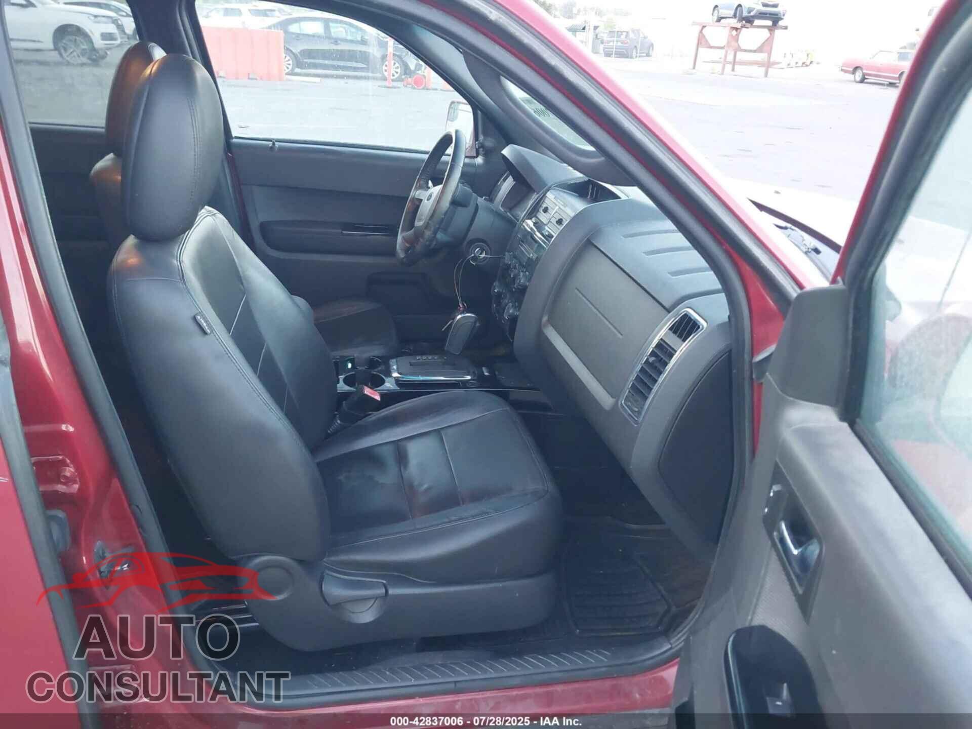 FORD ESCAPE 2011 - 1FMCU9E76BKB67199