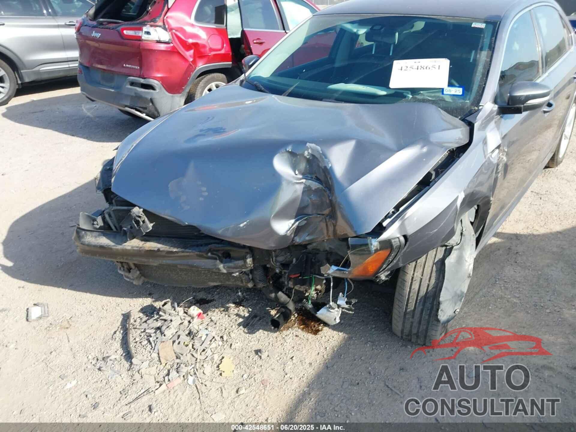 VOLKSWAGEN PASSAT 2014 - 1VWAS7A37EC044810