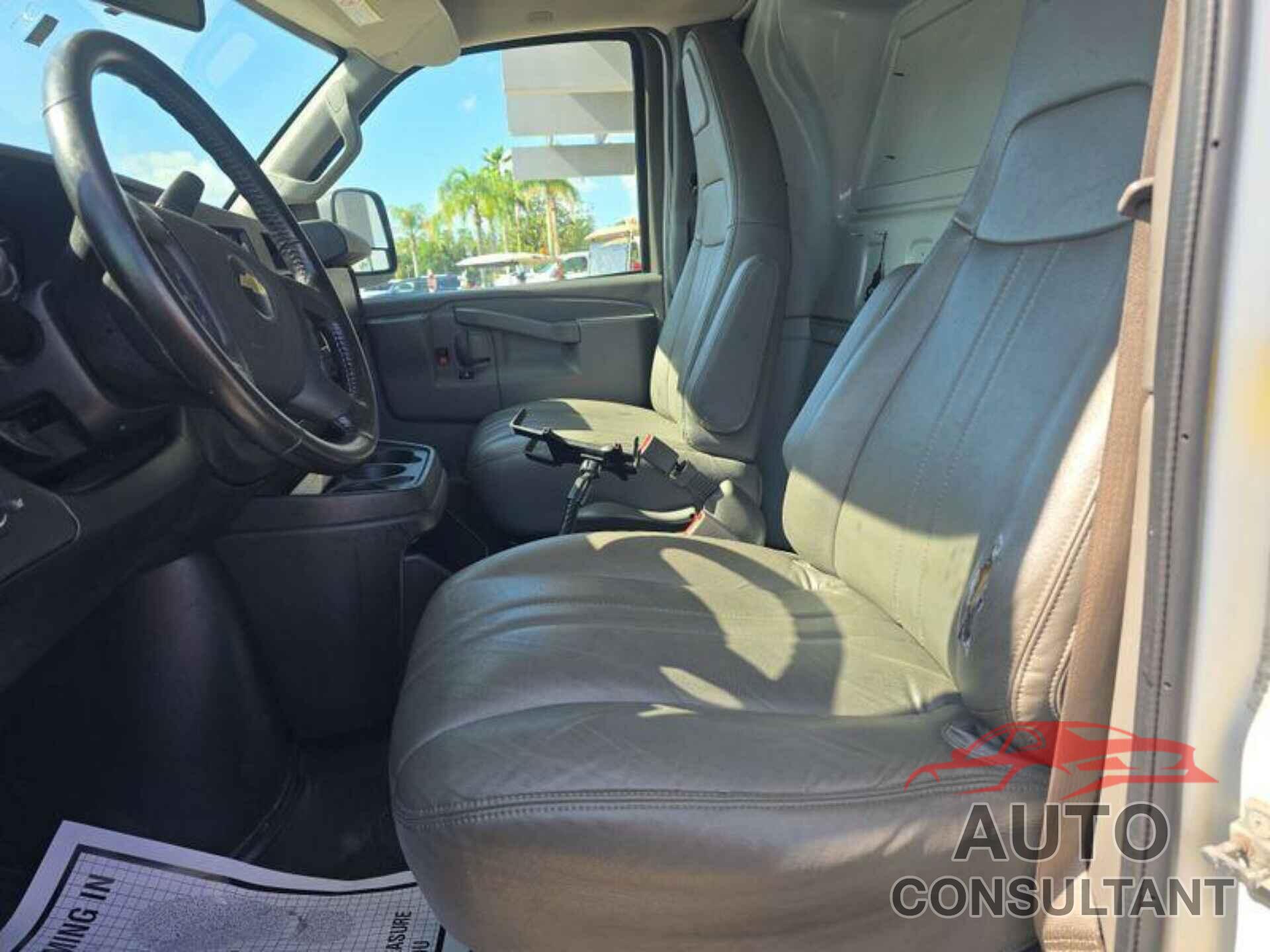 CHEVROLET EXPRESS G2500 2021 - 1GCWGAFP2M1166293