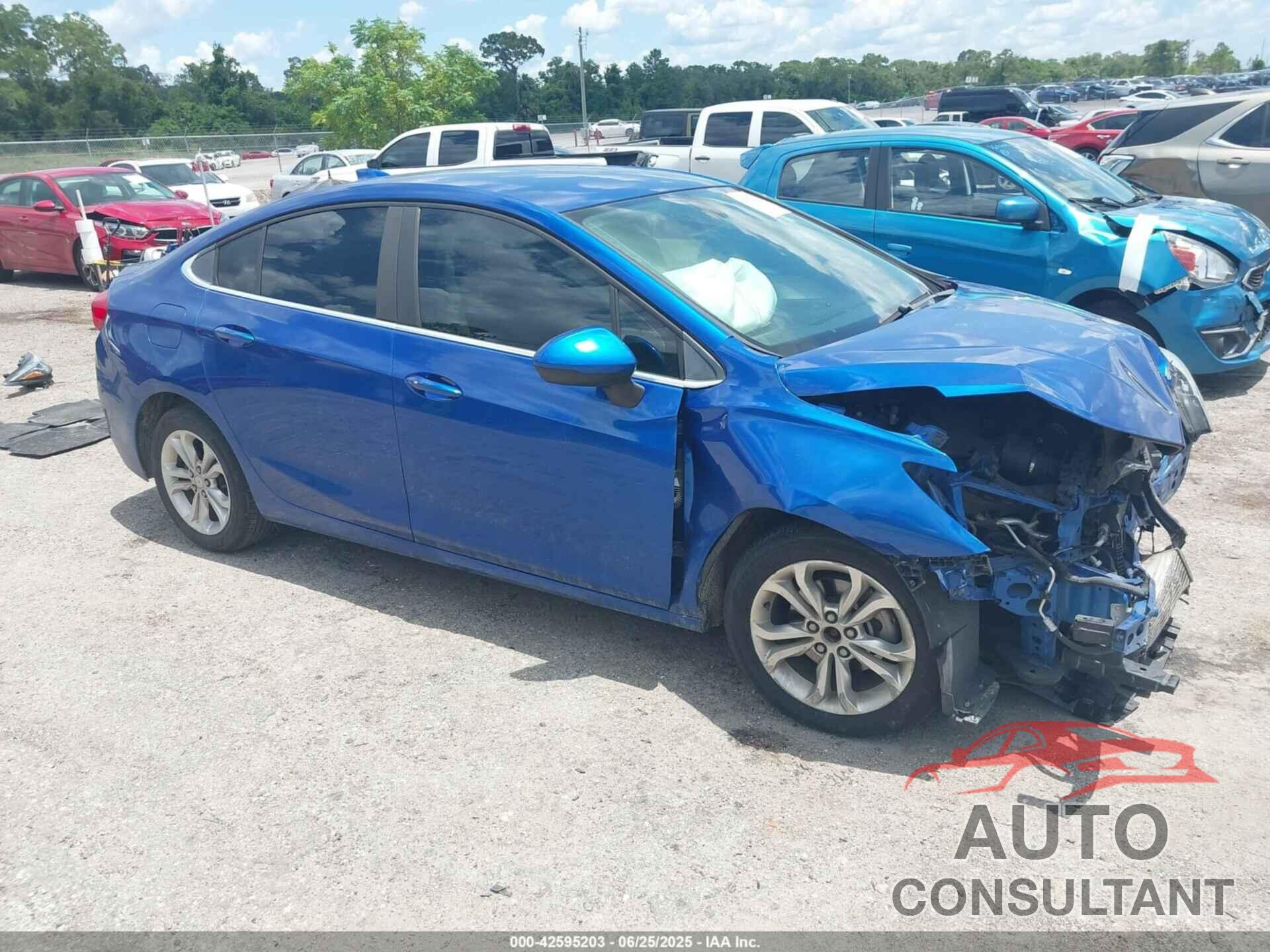 CHEVROLET CRUZE 2019 - 1G1BE5SM6K7137874