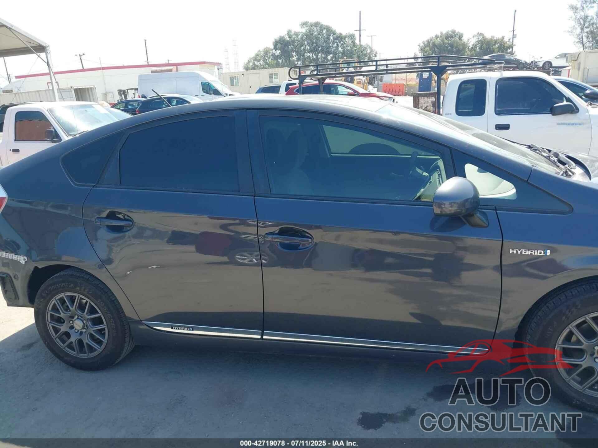 TOYOTA PRIUS 2015 - JTDKN3DU2F0424782