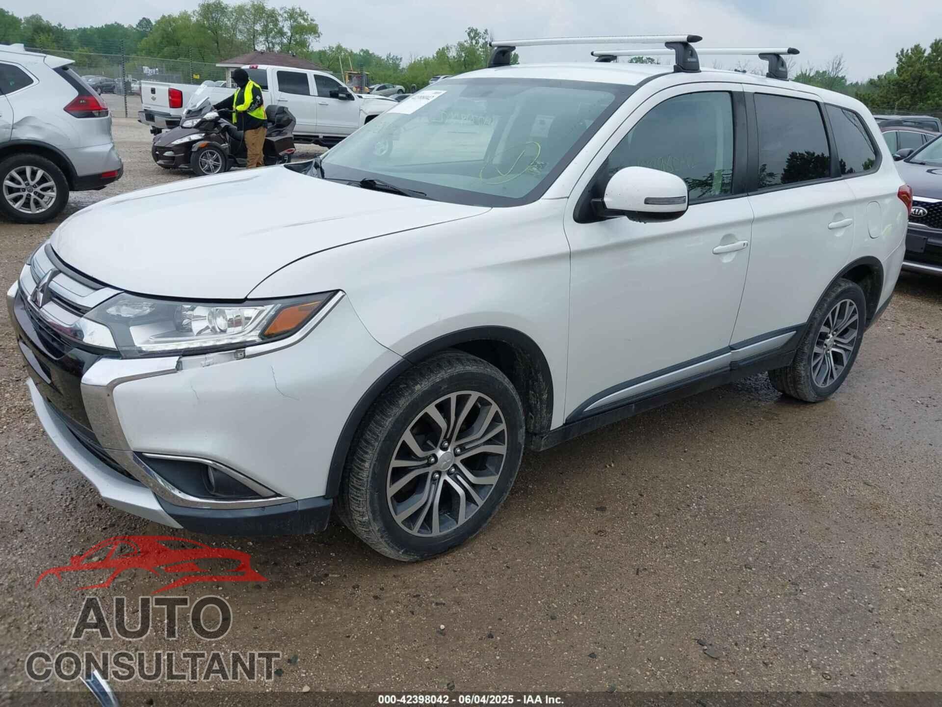MITSUBISHI OUTLANDER 2017 - JA4AZ3A33HZ045357