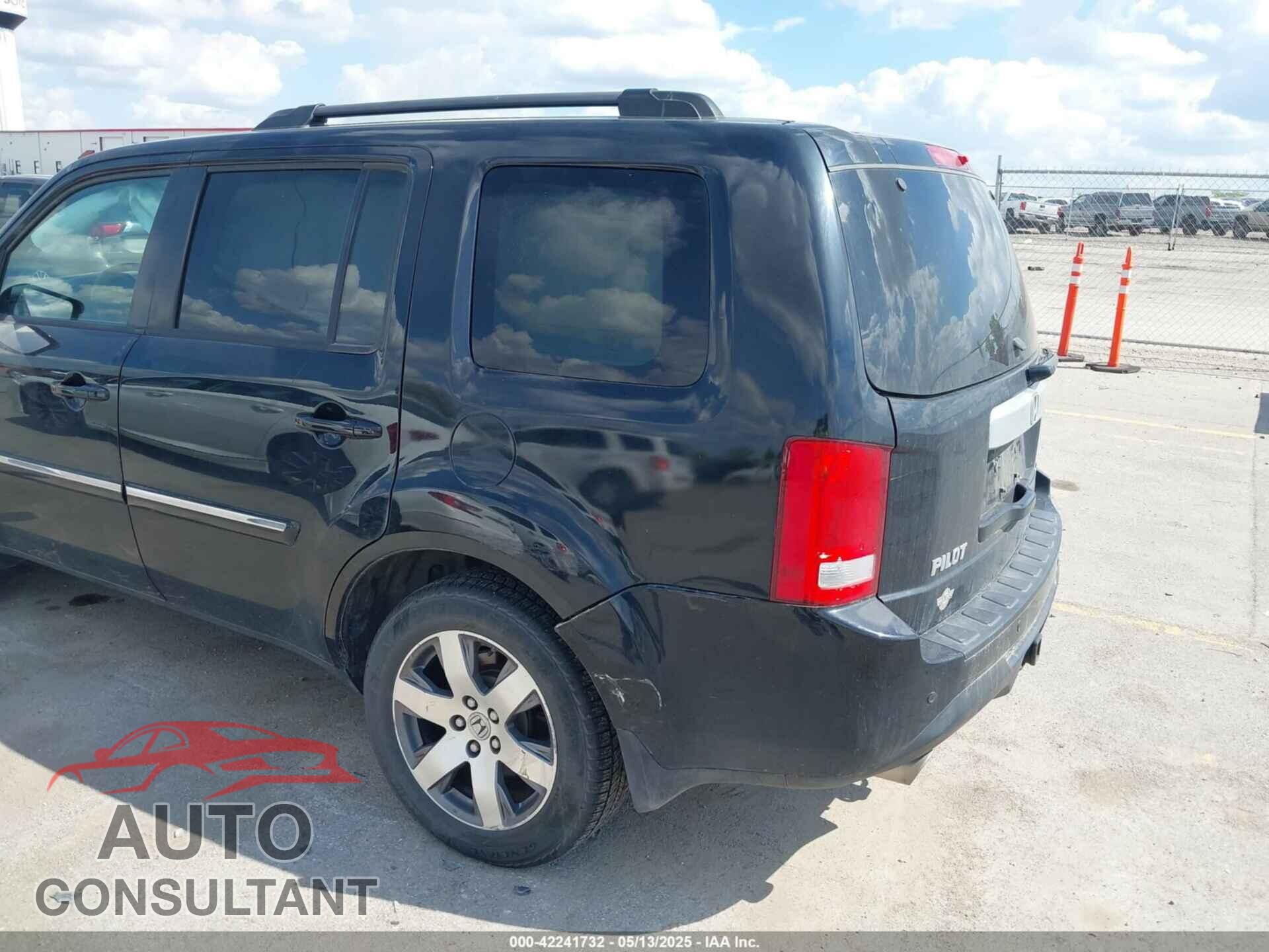 HONDA PILOT 2015 - 5FNYF4H90FB045249