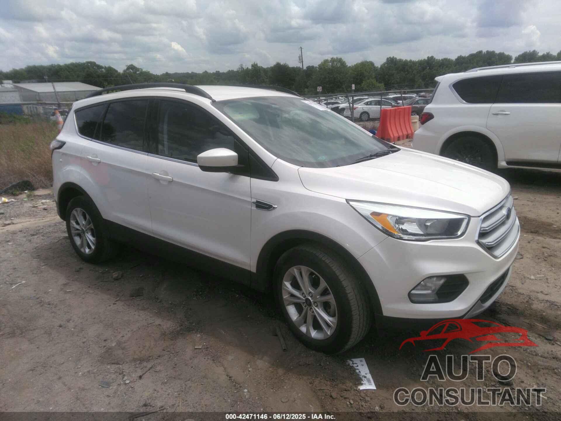 FORD ESCAPE 2018 - 1FMCU0GD5JUB03902