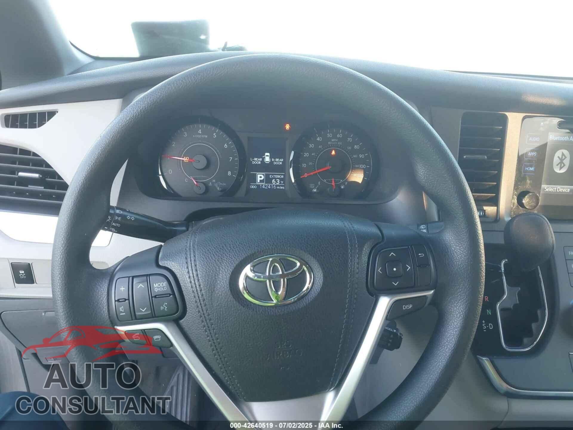 TOYOTA SIENNA 2017 - 5TDKZ3DC2HS856414