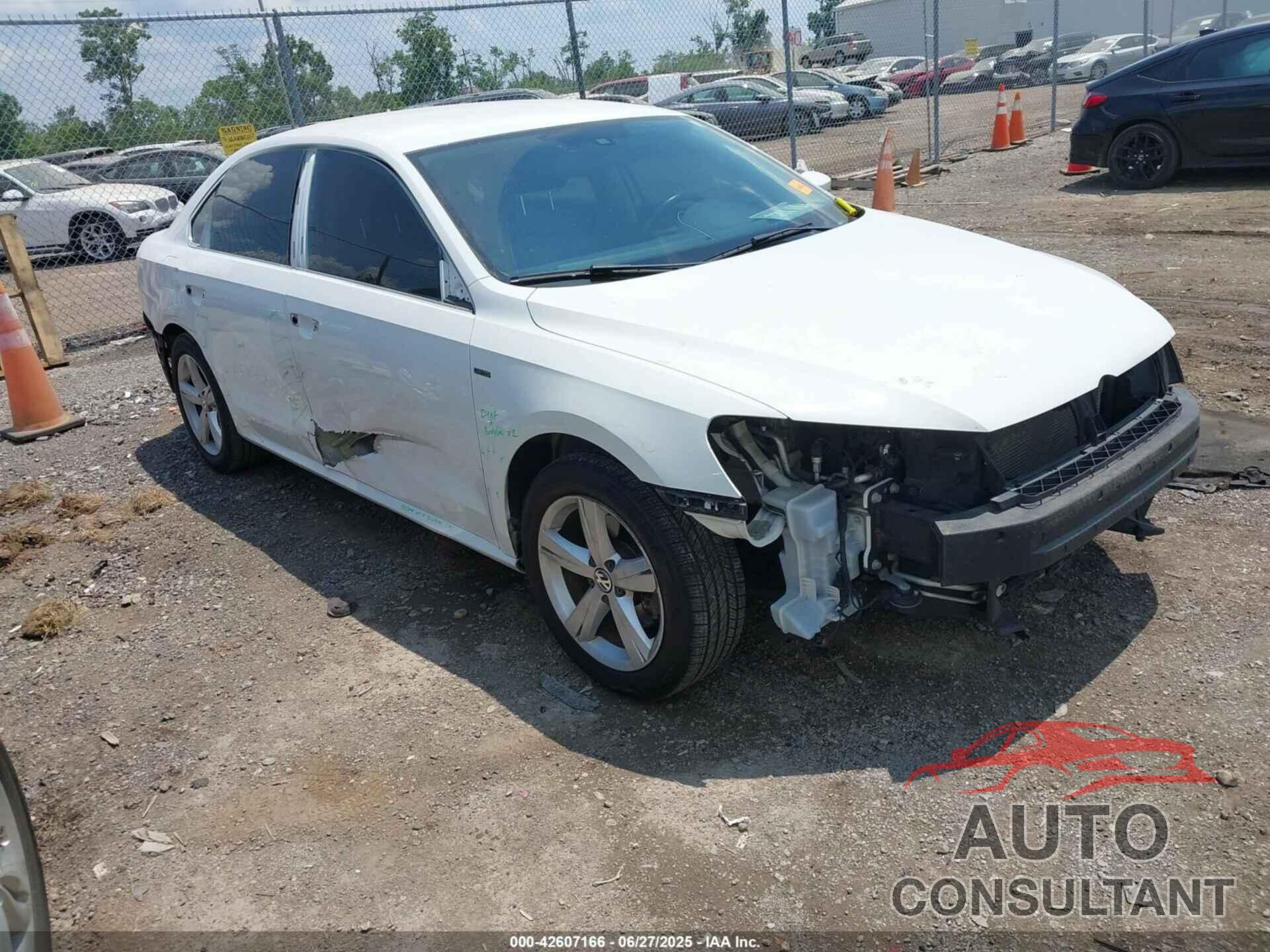 VOLKSWAGEN PASSAT 2015 - 1VWAT7A37FC112814