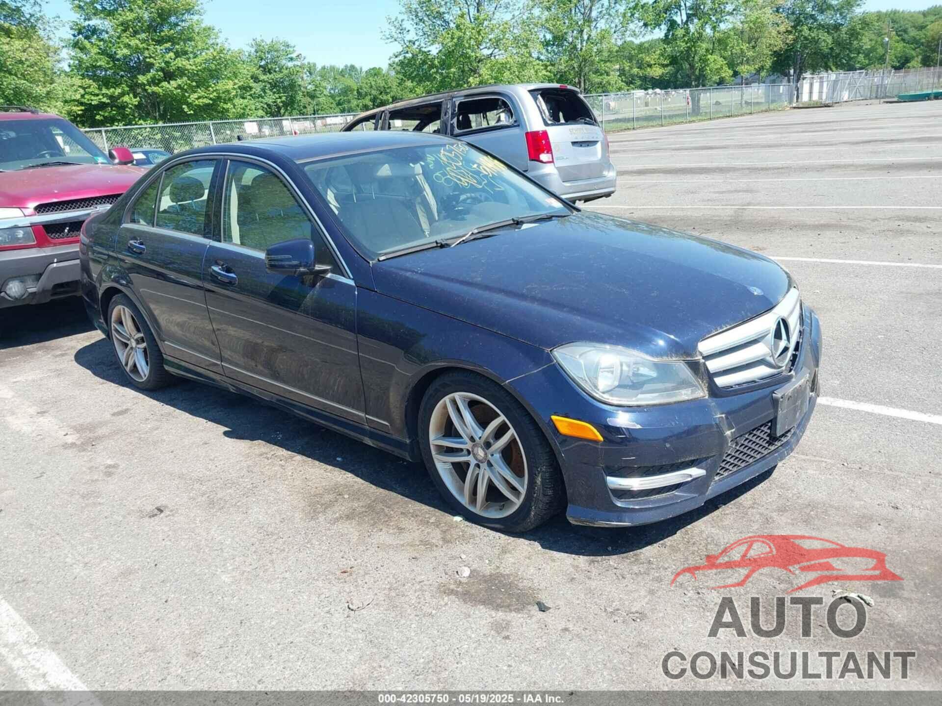 MERCEDES-BENZ C 300 2013 - WDDGF8AB6DR265878