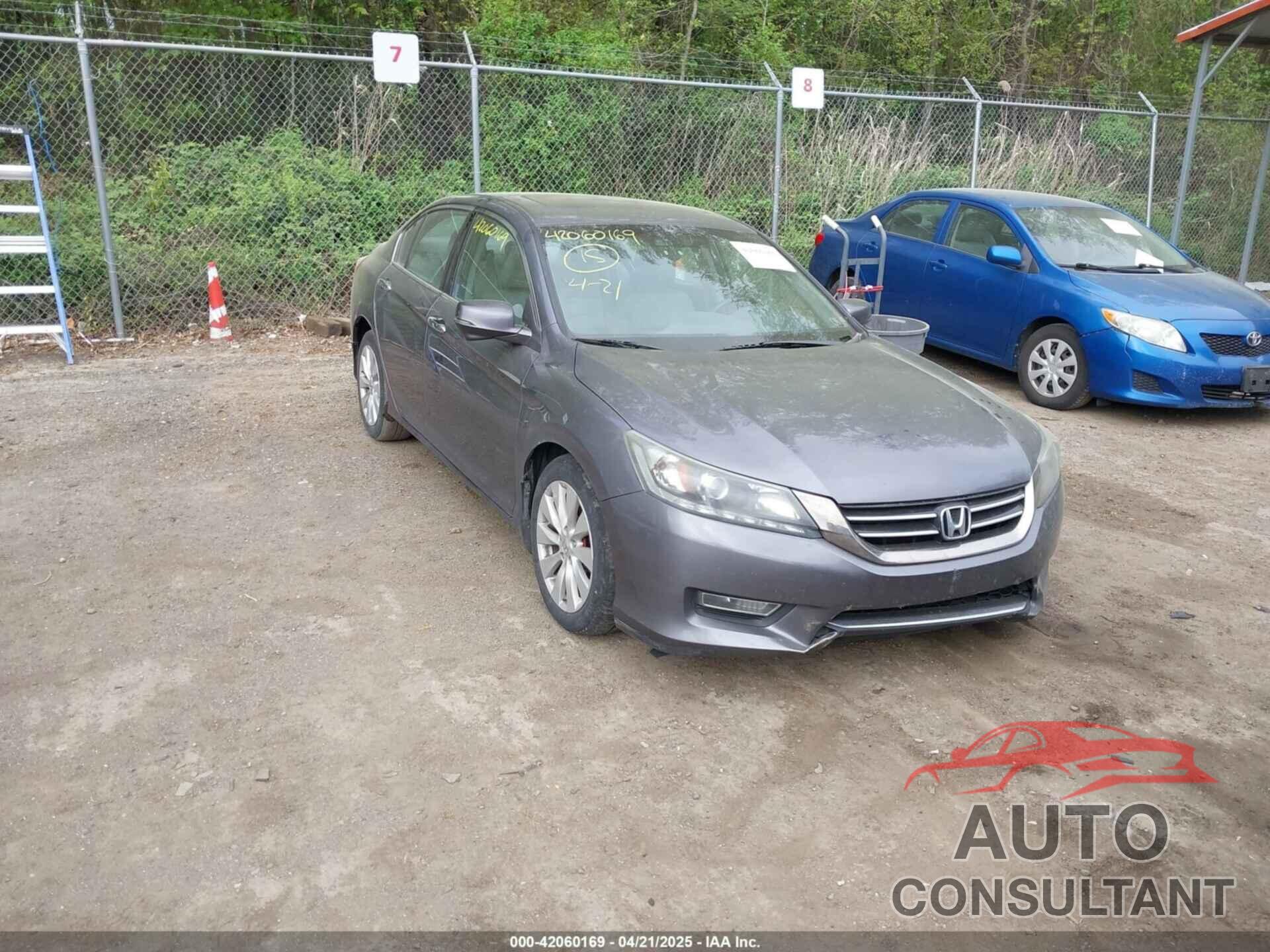 HONDA ACCORD 2013 - 1HGCR3F82DA020804