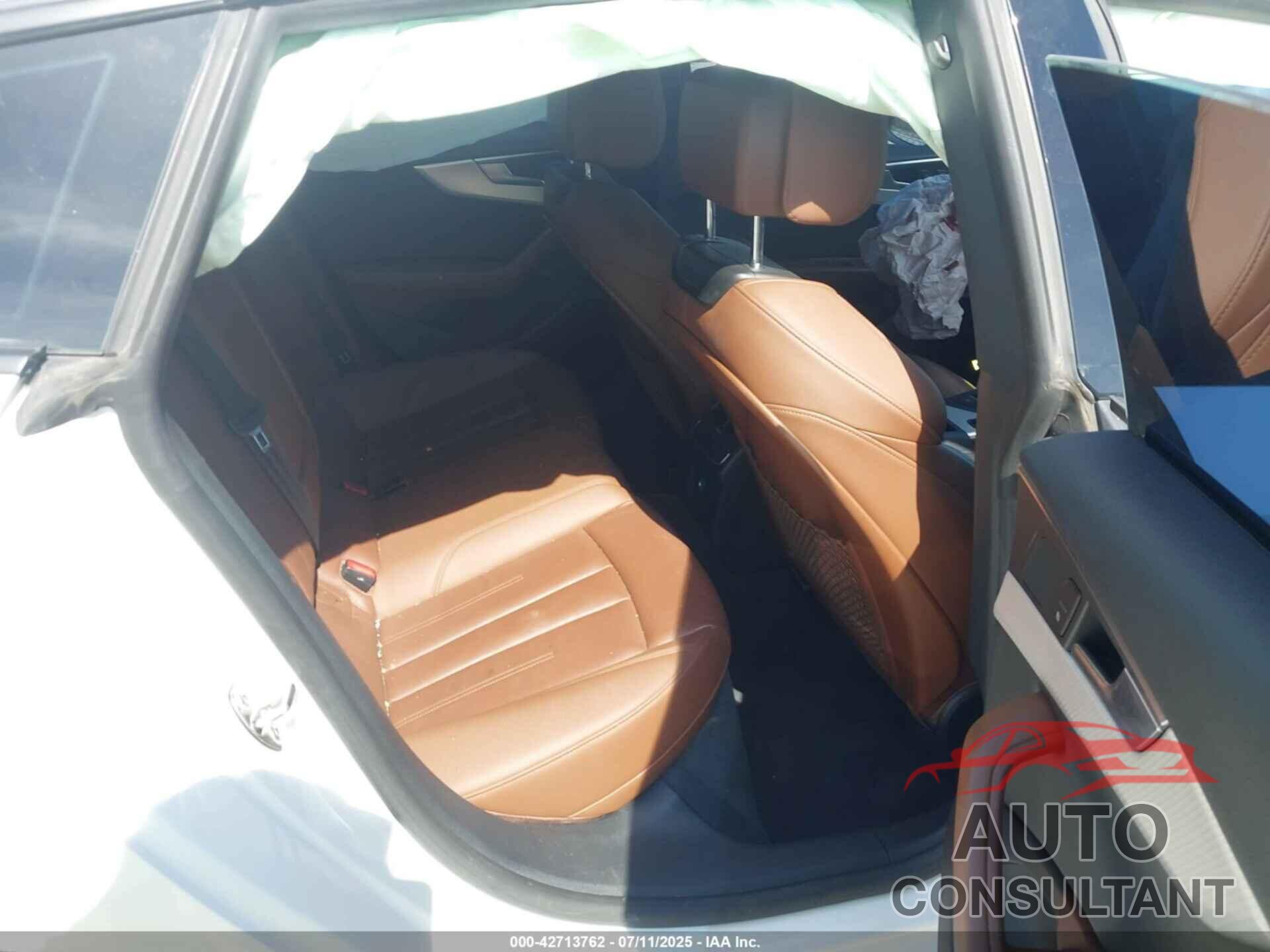 AUDI A5 2019 - WAUDNCF50KA068638
