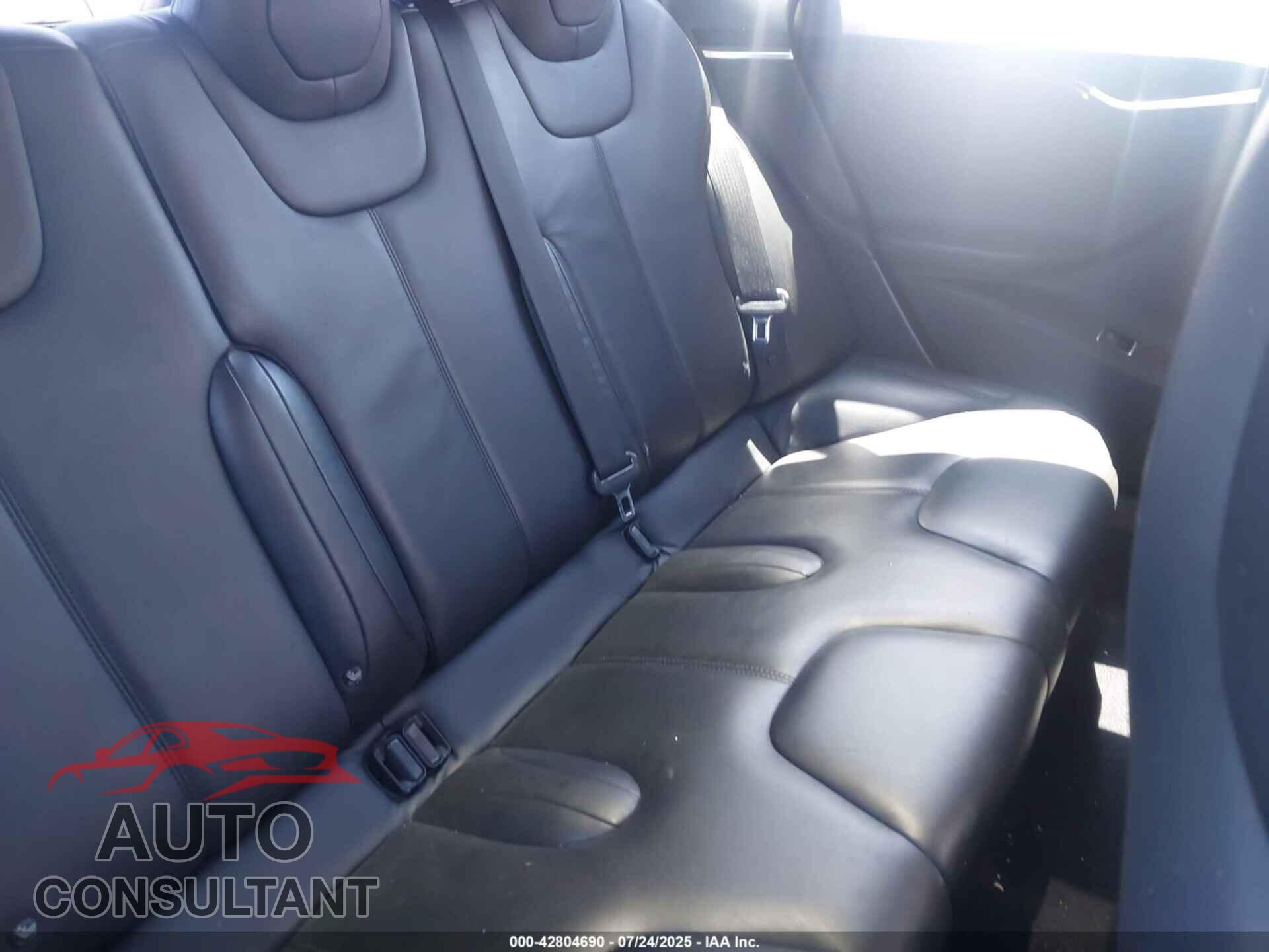 TESLA MODEL S 2016 - 5YJSA1E2XGF152689