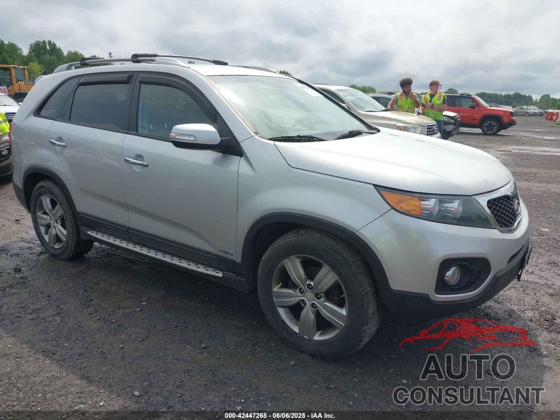 KIA SORENTO 2013 - 5XYKUDA23DG325732