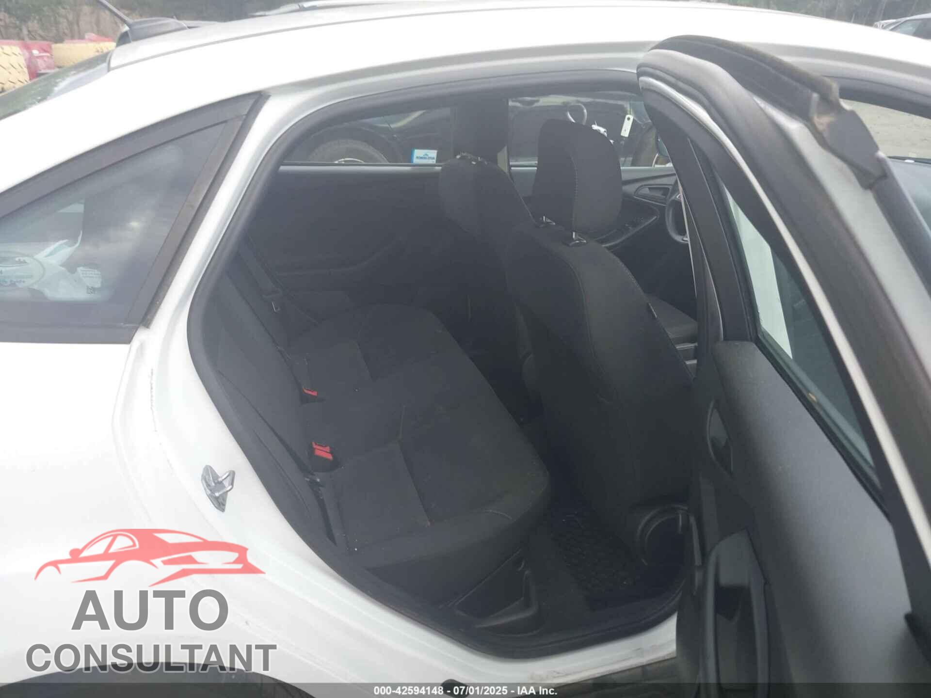 FORD FOCUS 2016 - 1FADP3E21GL375449