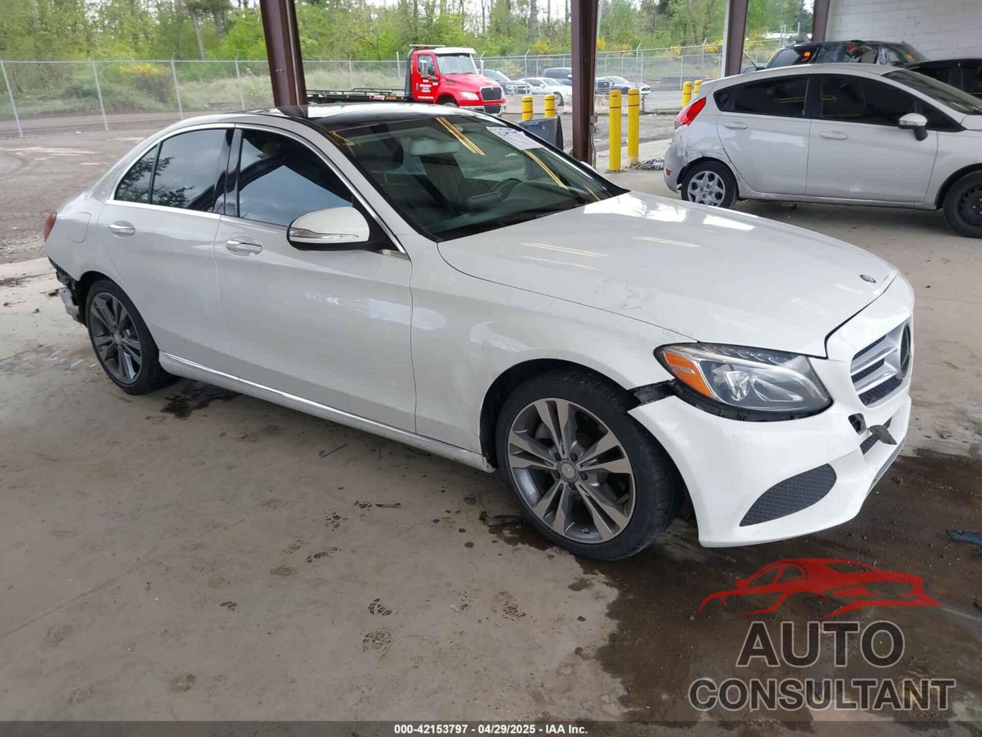 MERCEDES-BENZ C 300 2015 - 55SWF4KB6FU023015