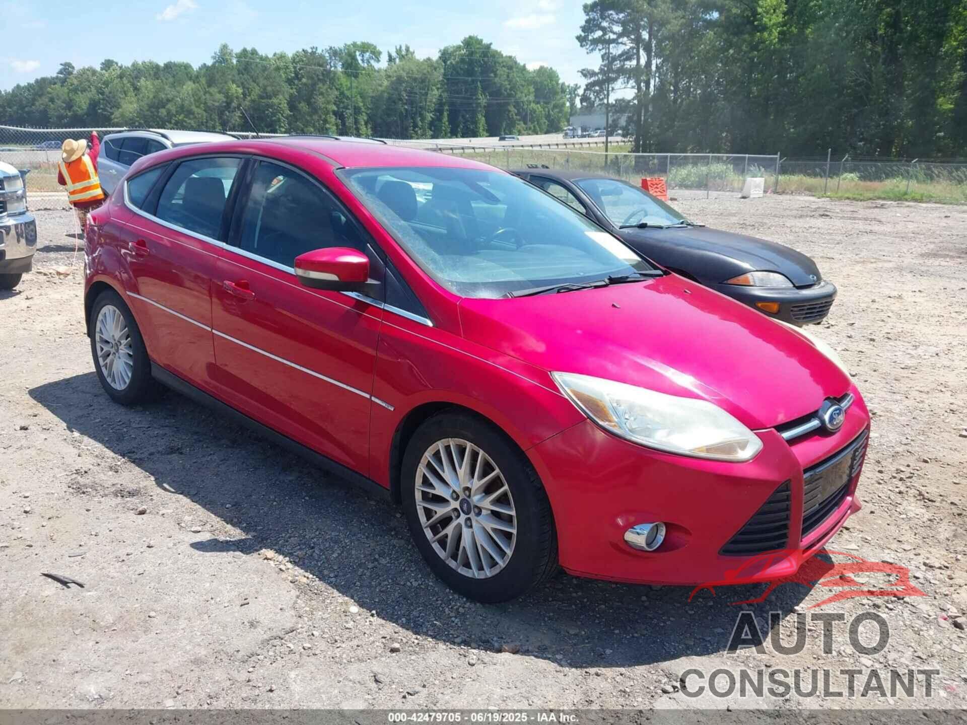 FORD FOCUS 2012 - 1FAHP3M28CL473469