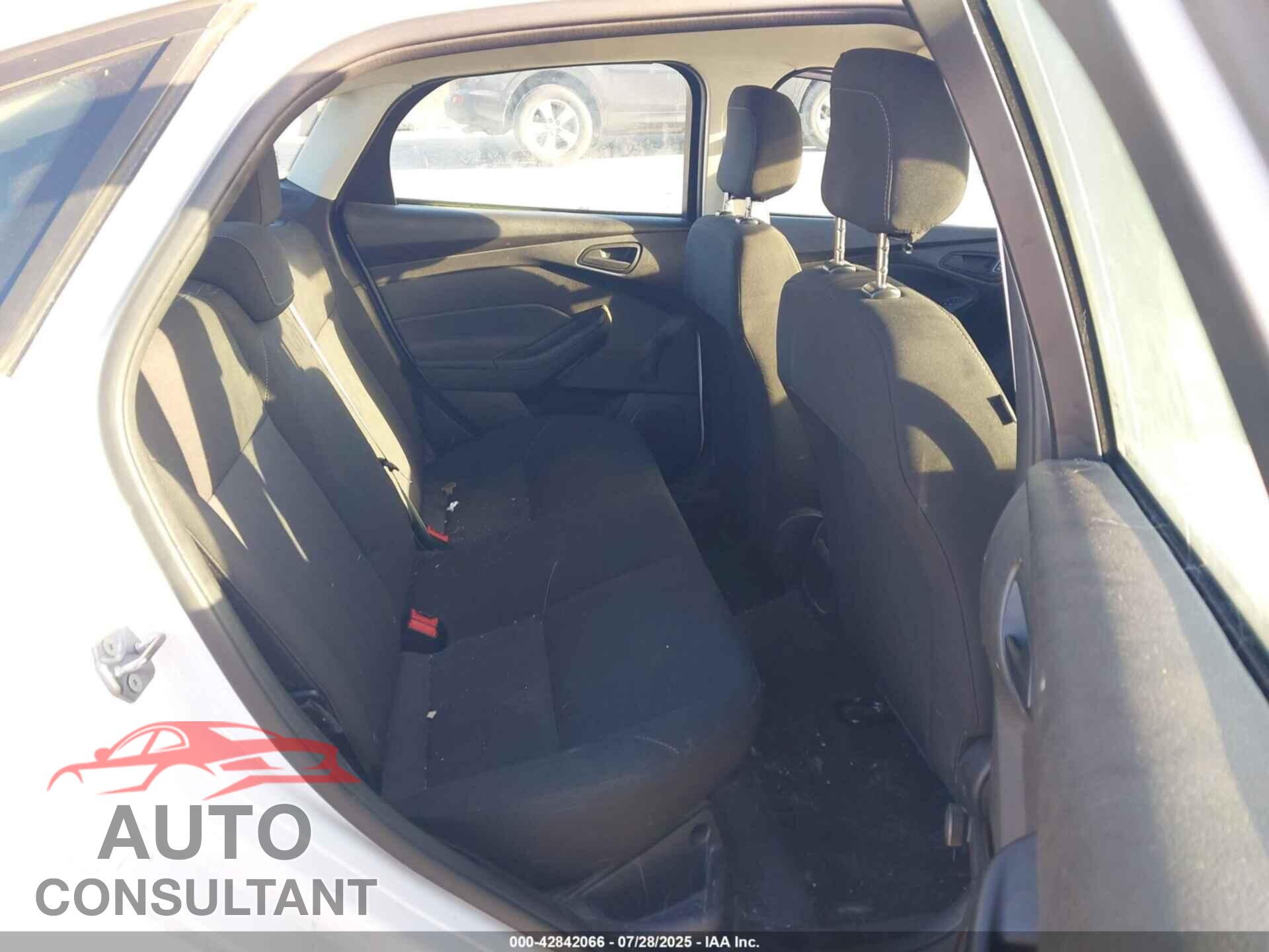 FORD FOCUS 2018 - 1FADP3E29JL311893