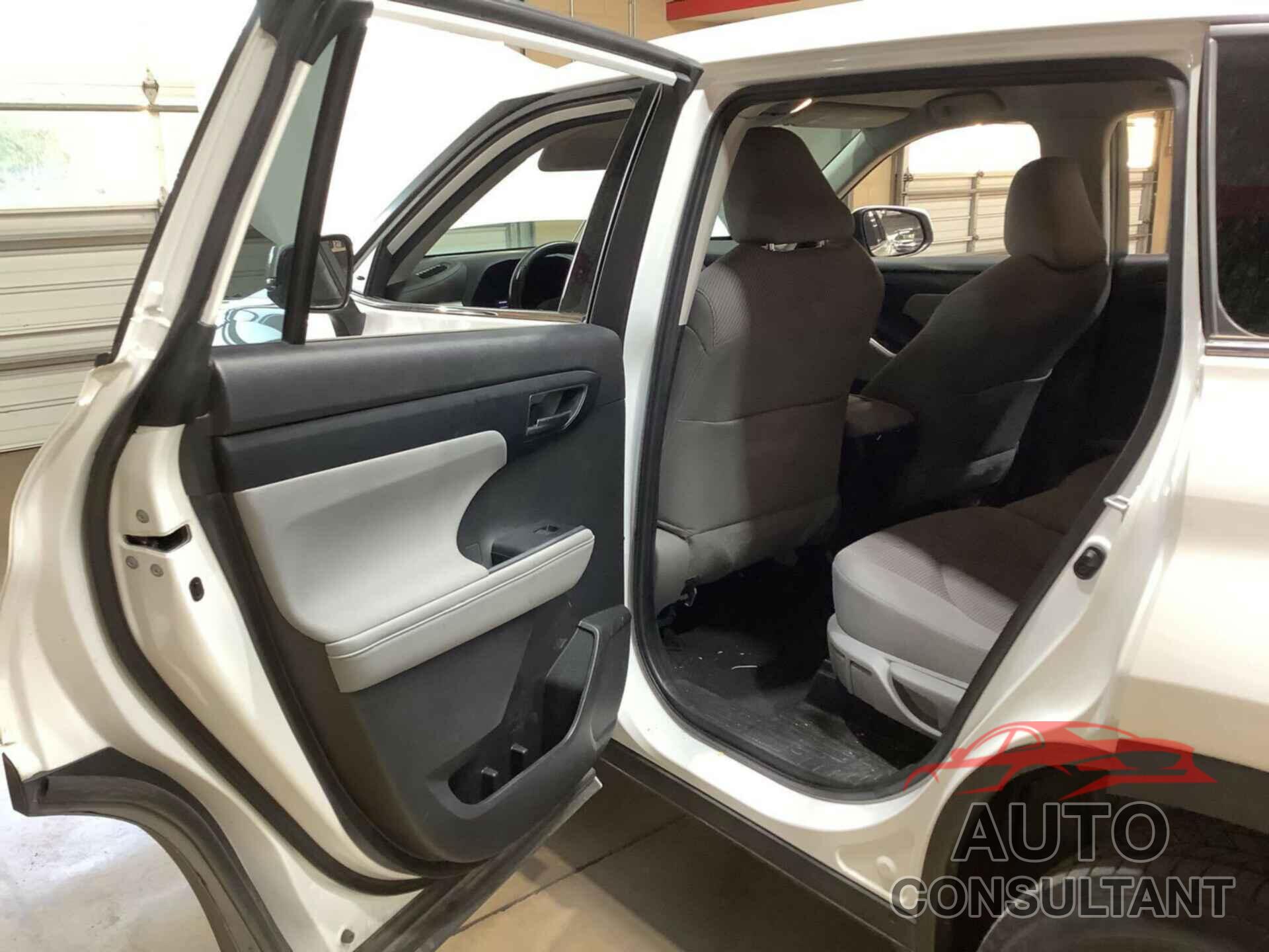 TOYOTA HIGHLANDER 2022 - 5TDZZRAH6NS559367
