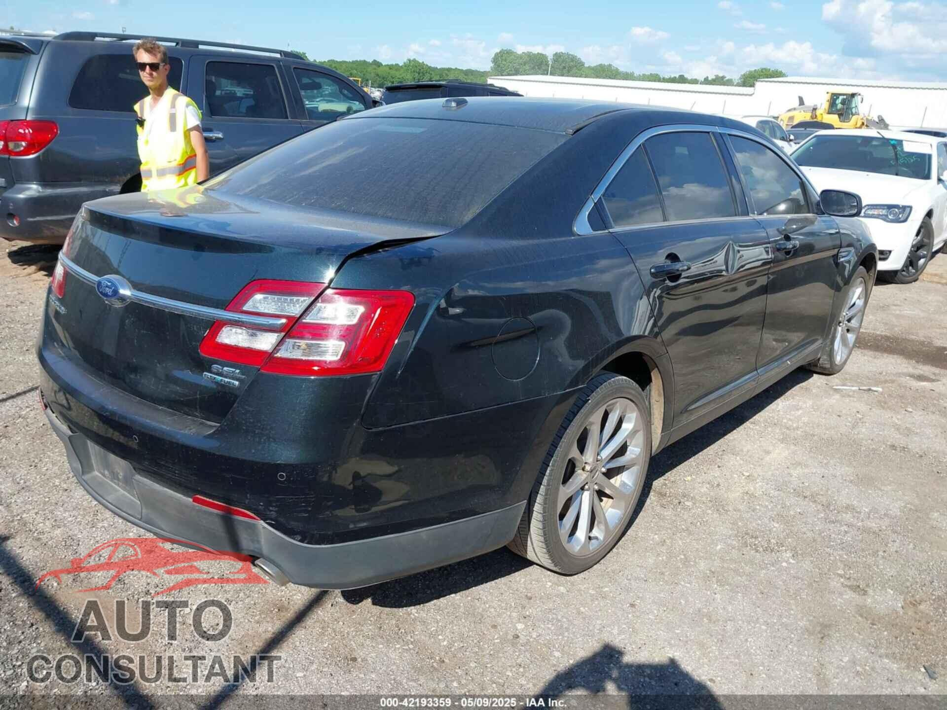 FORD TAURUS 2014 - 1FAHP2E81EG149126