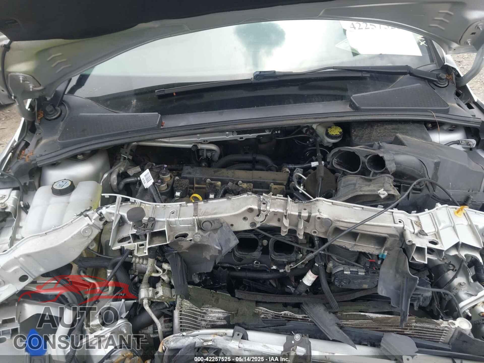 FORD FOCUS 2015 - 1FADP3F25FL371739