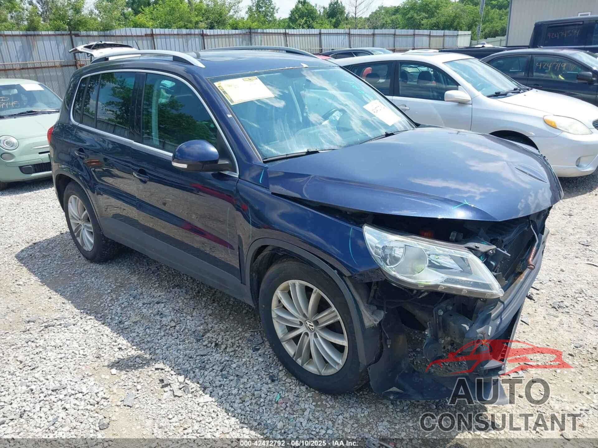 VOLKSWAGEN TIGUAN 2011 - WVGBV7AX8BW506198