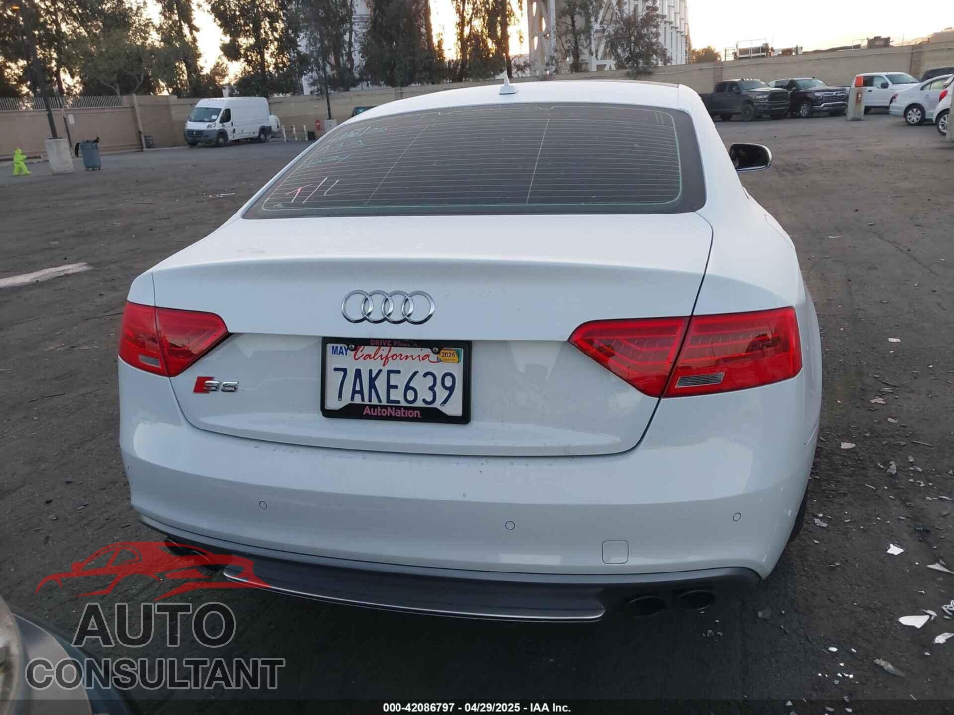 AUDI S5 2013 - WAUCGAFR2DA064204