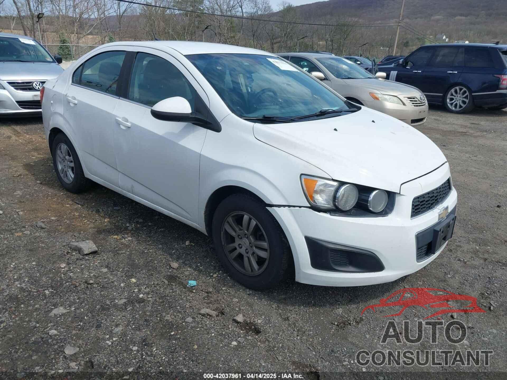 CHEVROLET SONIC 2012 - 1G1JC5SHXC4112709