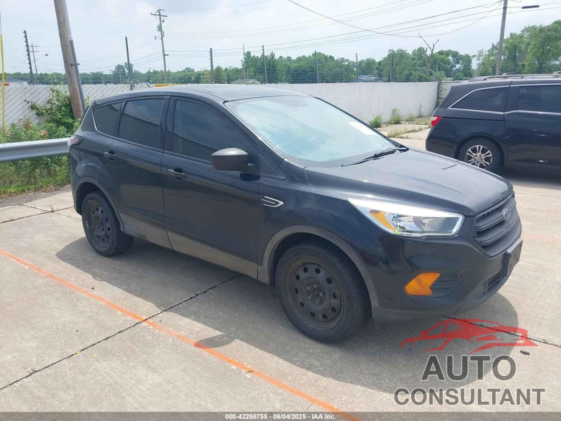 FORD ESCAPE 2017 - 1FMCU0F75HUA38541