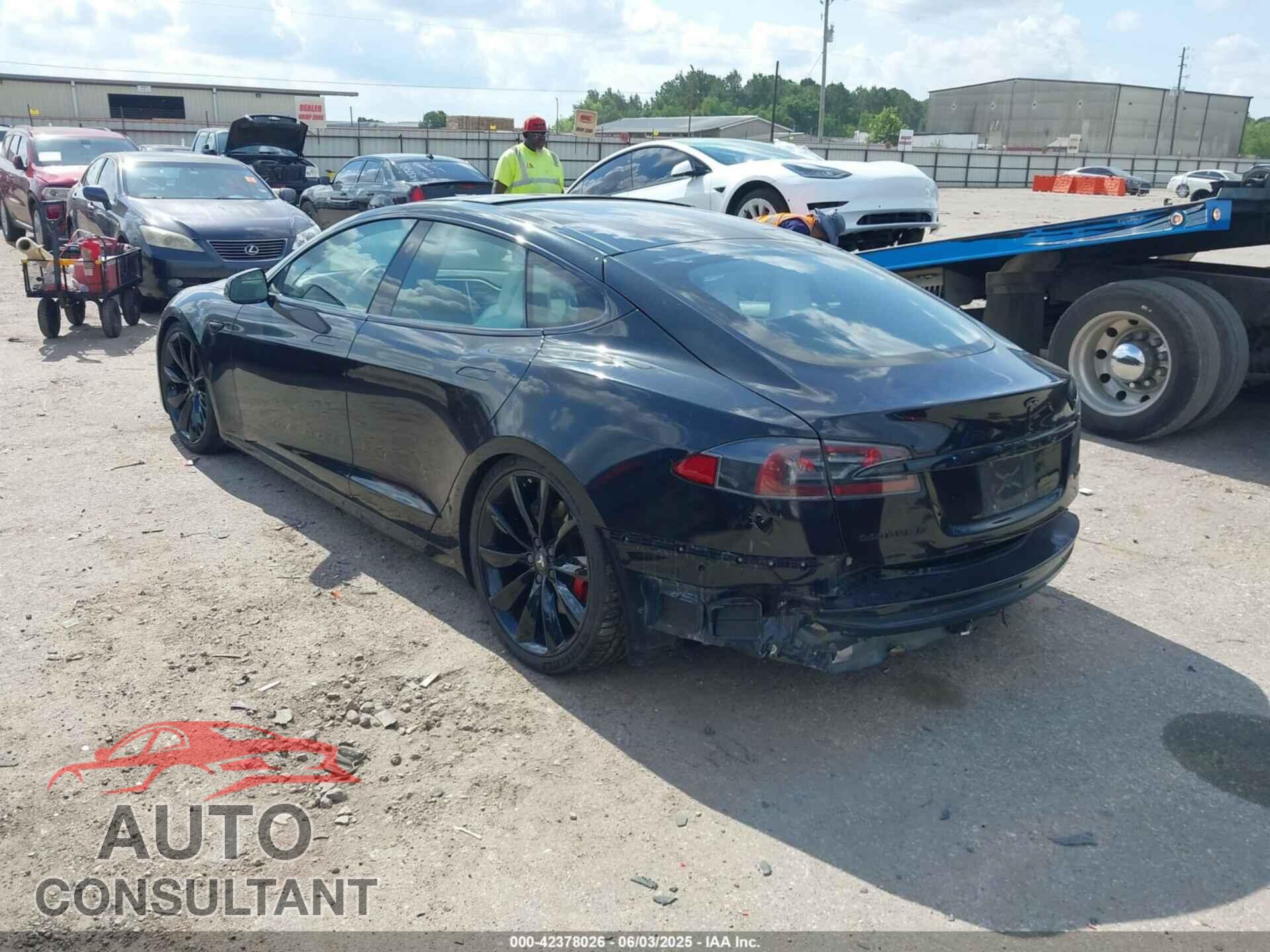 TESLA MODEL S 2017 - 5YJSA1E45HF198921