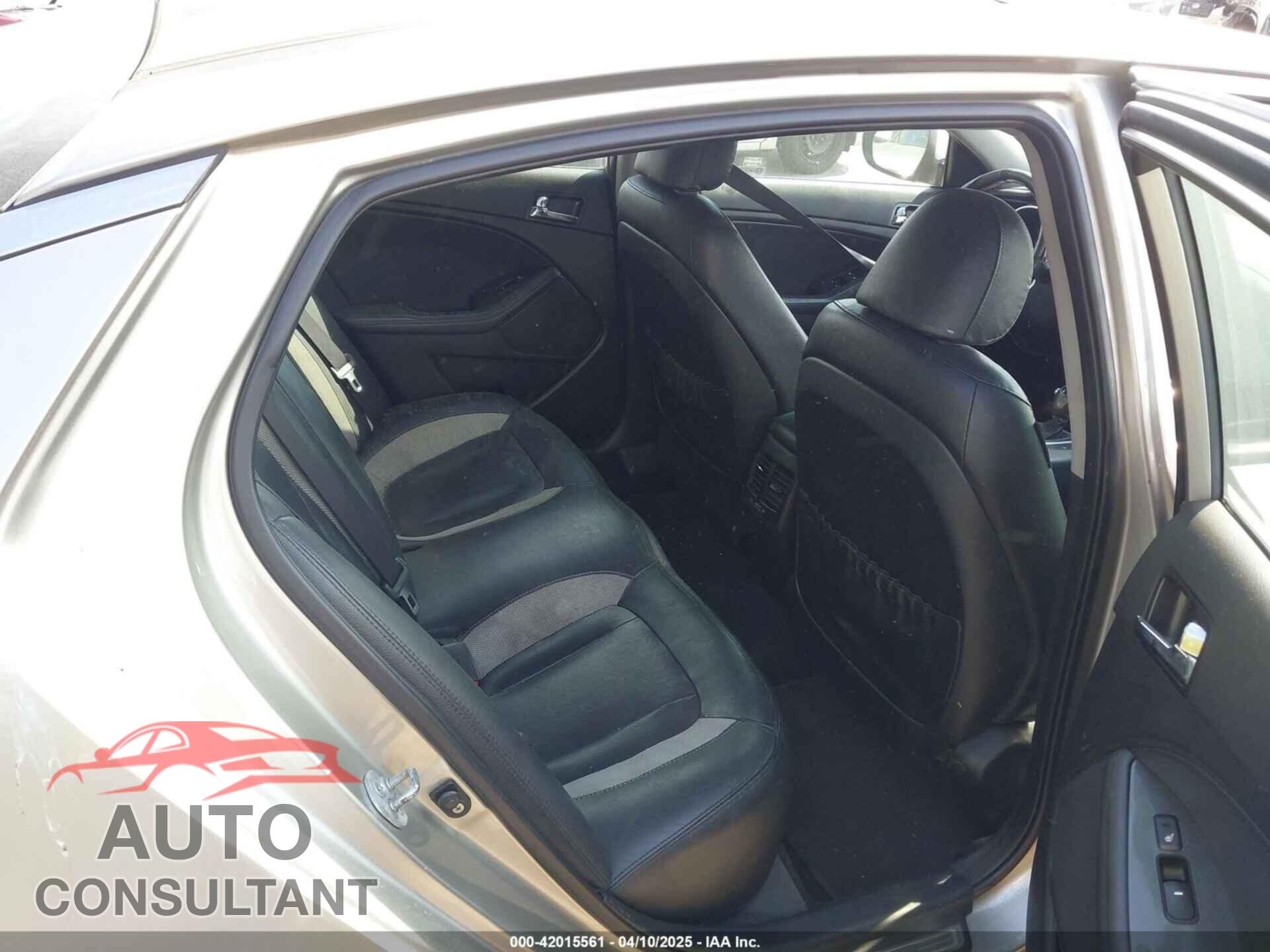 KIA OPTIMA 2011 - KNAGR4A67B5167232
