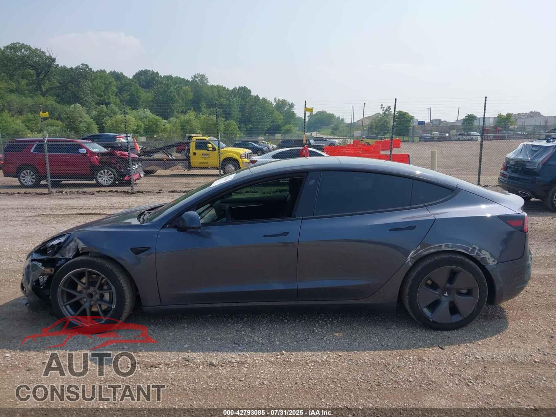 TESLA MODEL 3 2023 - 5YJ3E1EA1PF685157