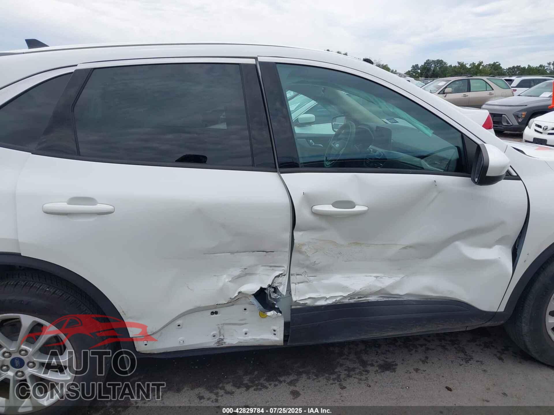 FORD ESCAPE 2020 - 1FMCU9G60LUA38661
