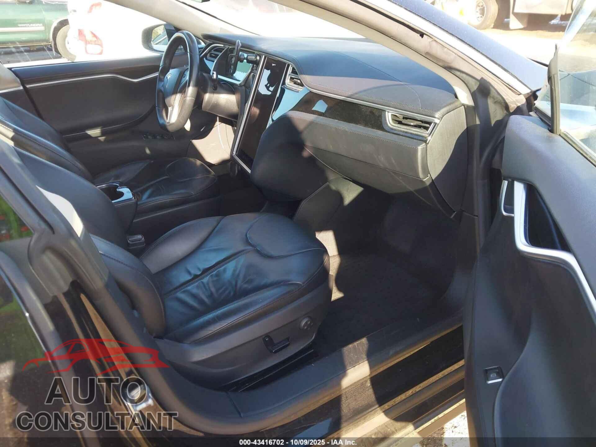 TESLA MODEL S 2013 - 5YJSA1DN0DFP11416