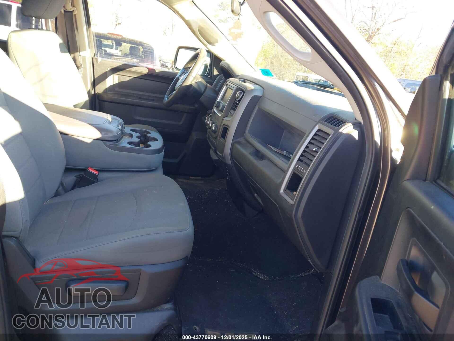 RAM 1500 2017 - 1C6RR7FG3HS682177