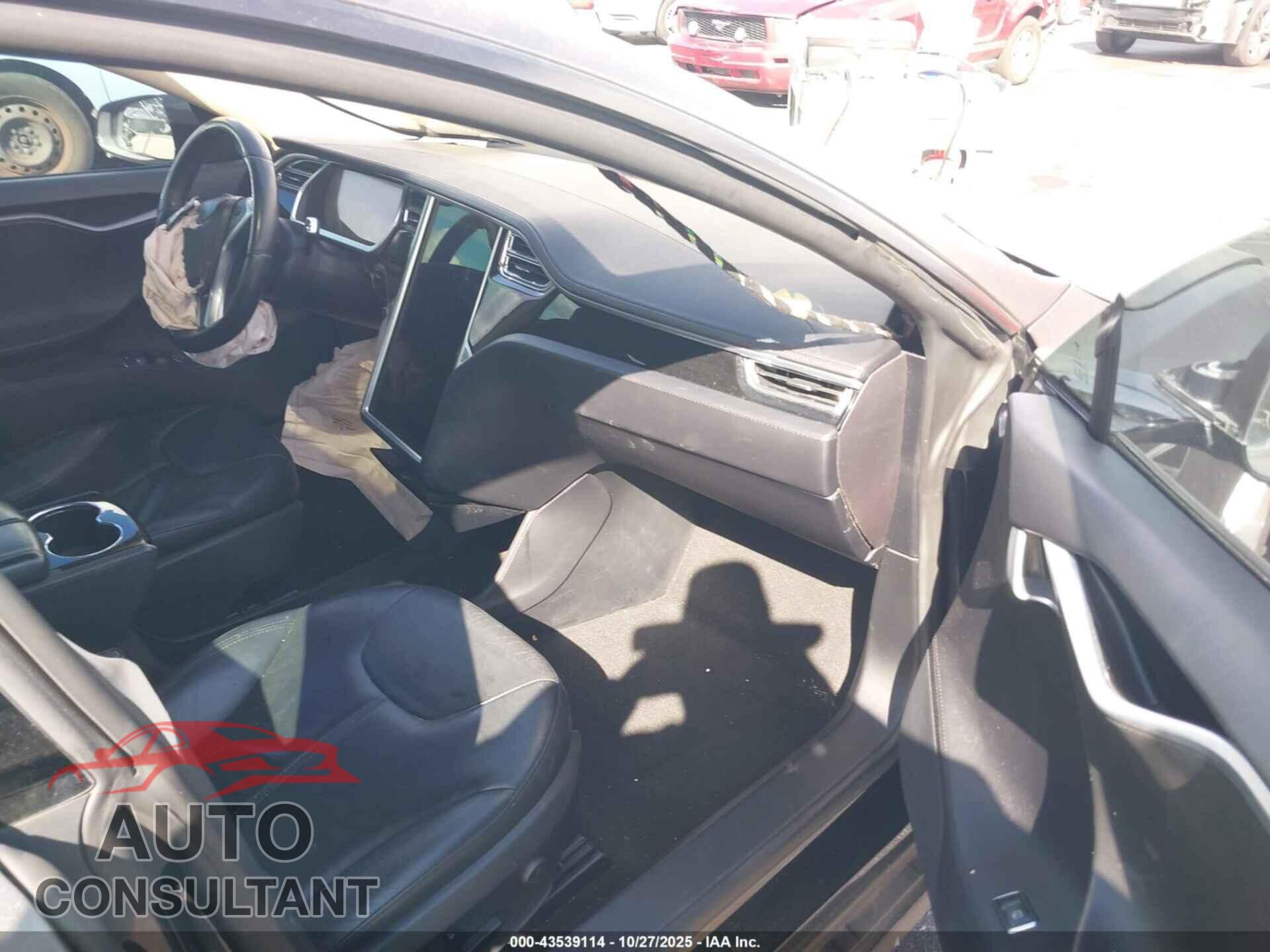 TESLA MODEL S 2013 - 5YJSA1AG0DFP08215