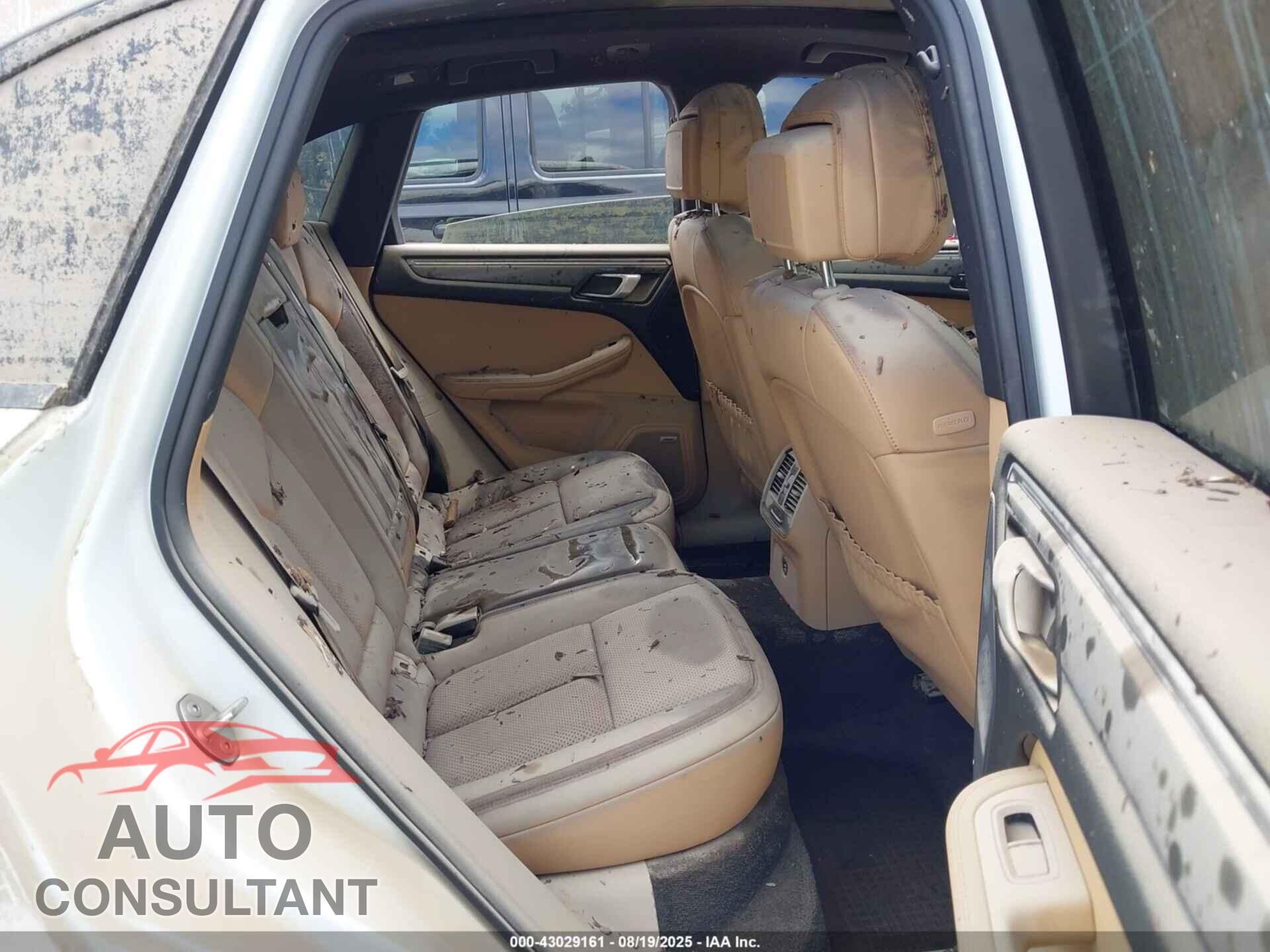 PORSCHE MACAN 2017 - WP1AA2A56HLB08333