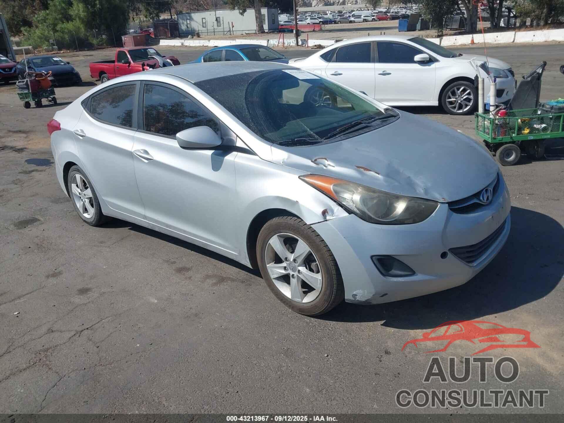 HYUNDAI ELANTRA 2013 - 5NPDH4AE9DH275550