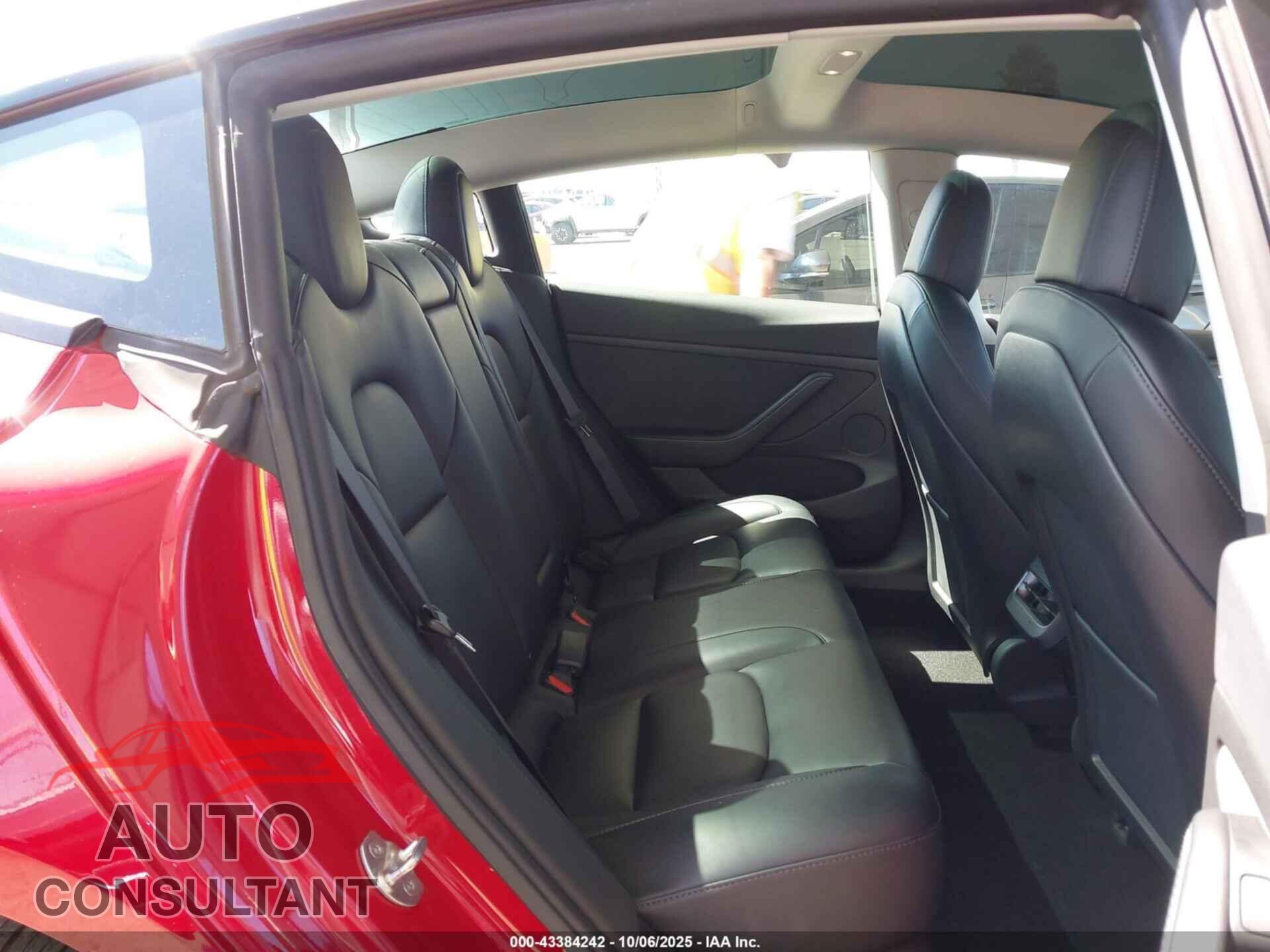 TESLA MODEL 3 2021 - 5YJ3E1EA5MF095085