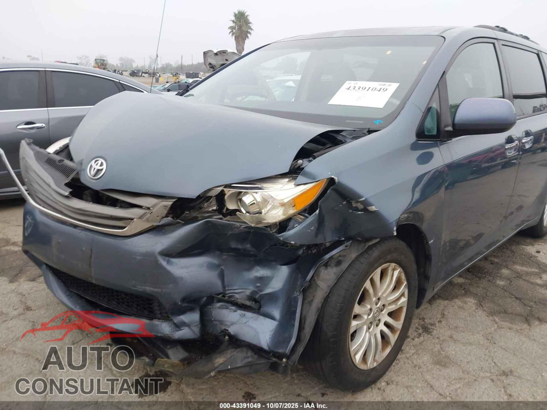 TOYOTA SIENNA 2013 - 5TDYK3DC8DS364236