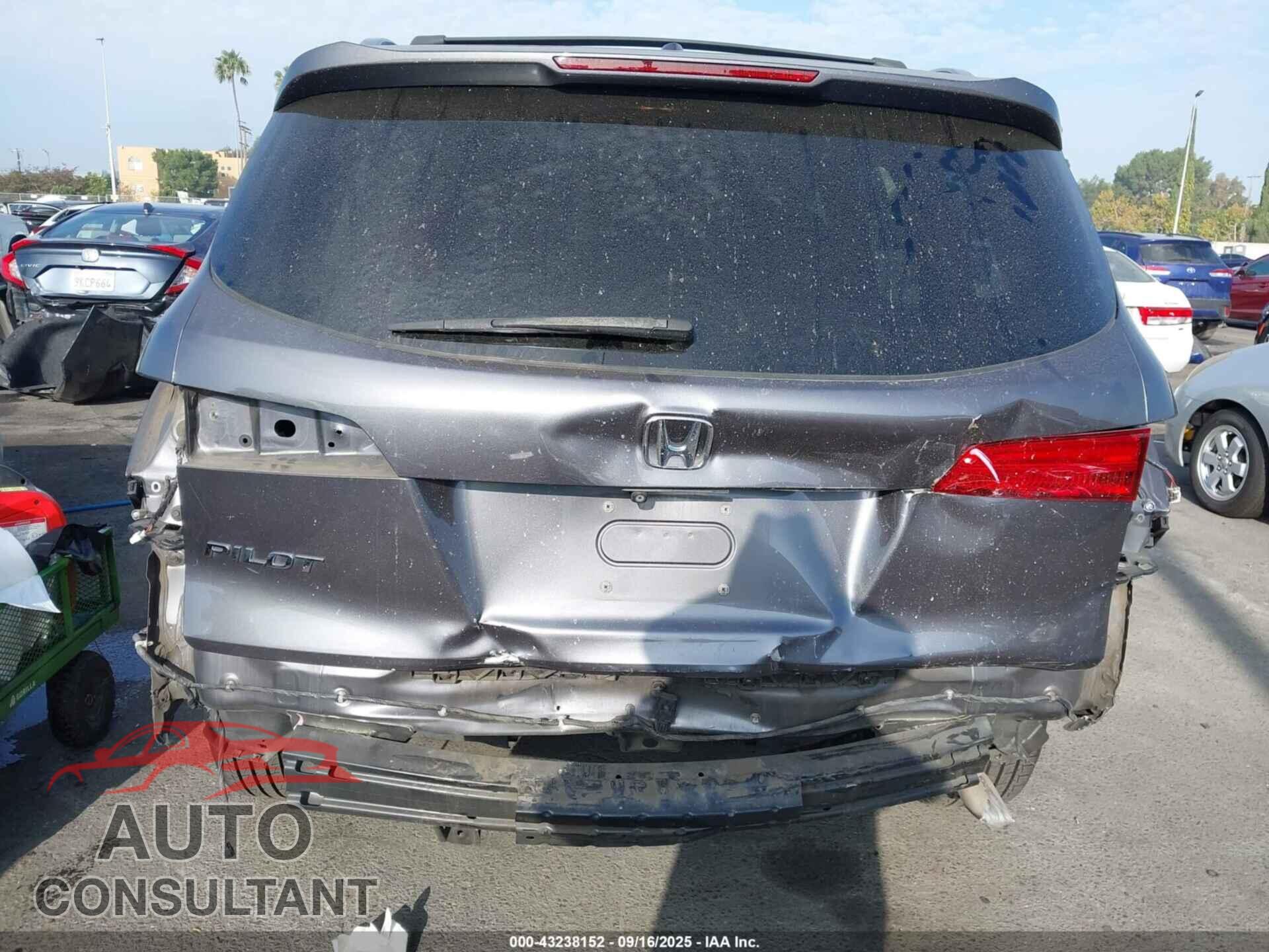 HONDA PILOT 2017 - 5FNYF5H32HB030661
