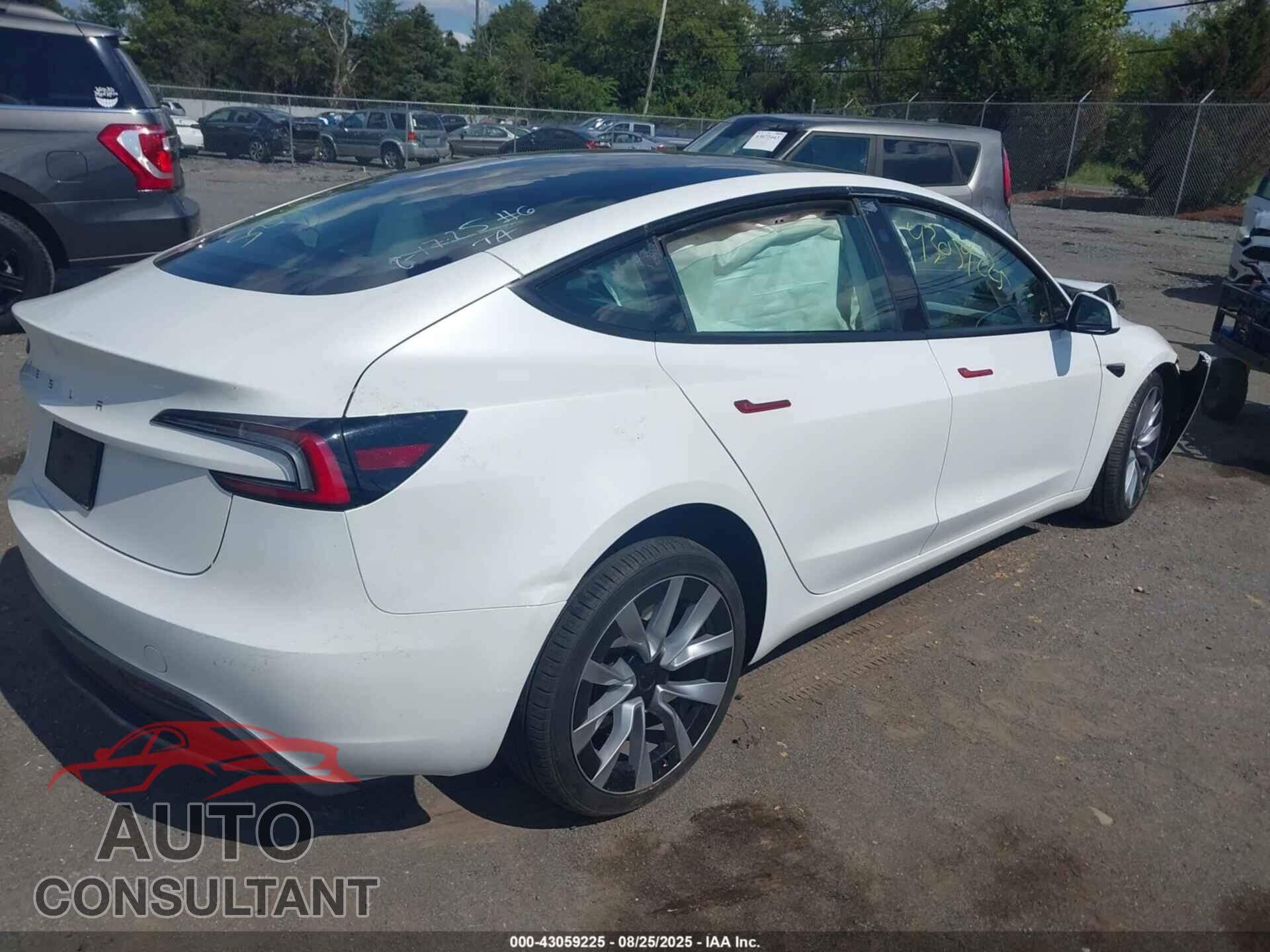 TESLA MODEL 3 2024 - 5YJ3E1EA9RF870107