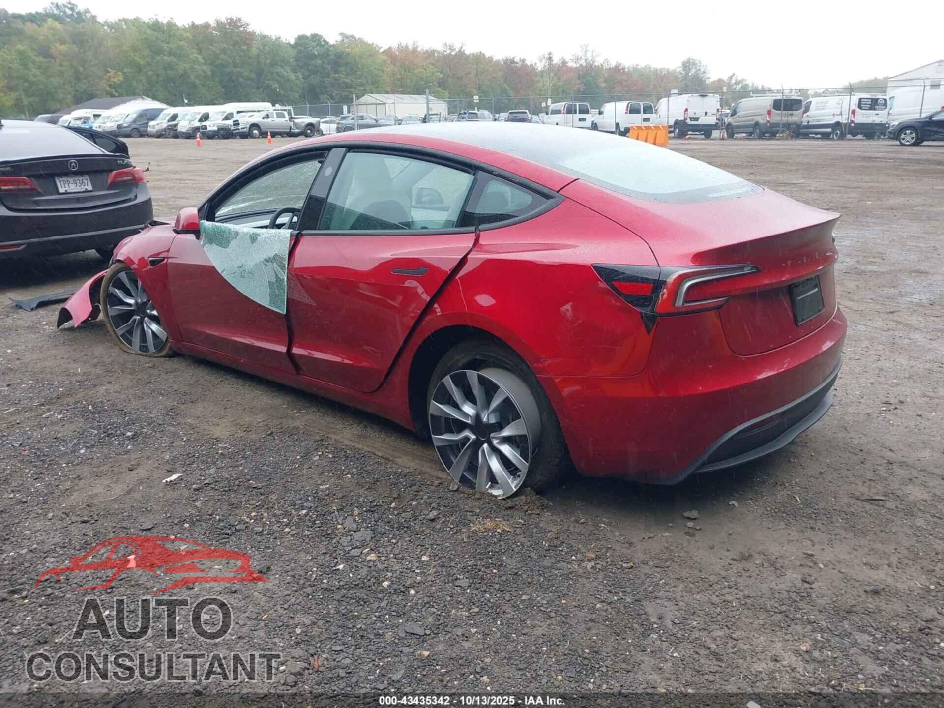 TESLA MODEL 3 2025 - 5YJ3E1EA9SF067898
