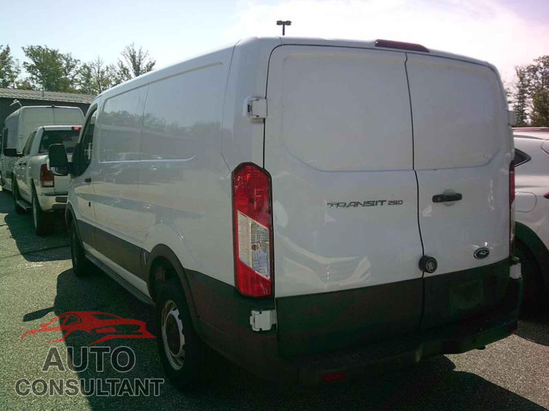 FORD TRANSIT 2019 - 1FTYR1YM7KKB87864