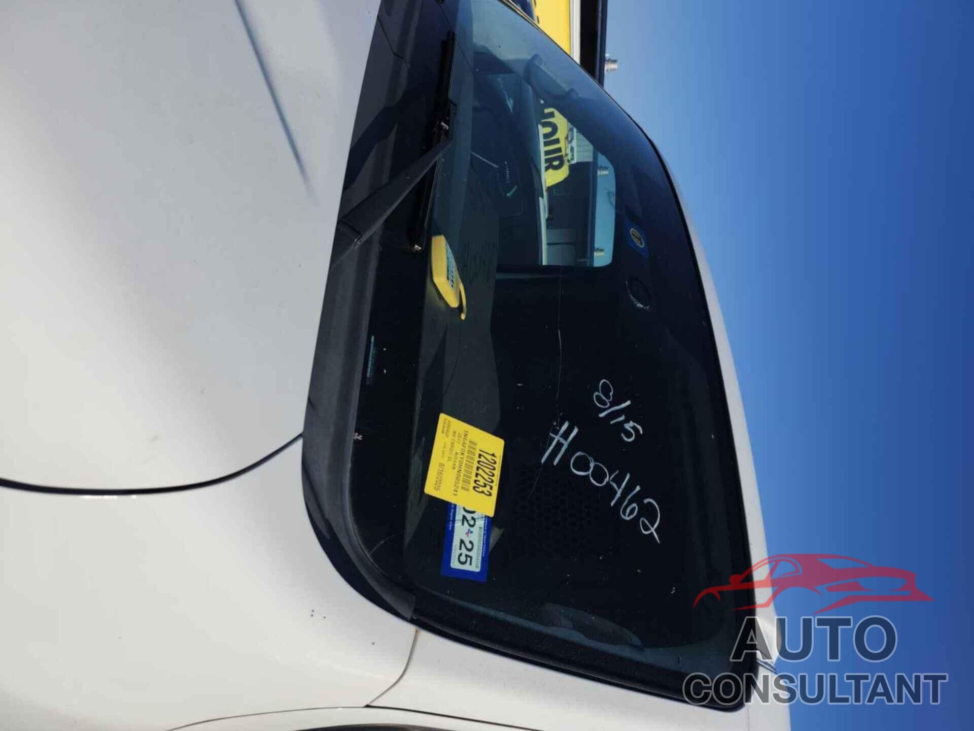 NISSAN NV 2017 - 1N6AF0KY0HN805241