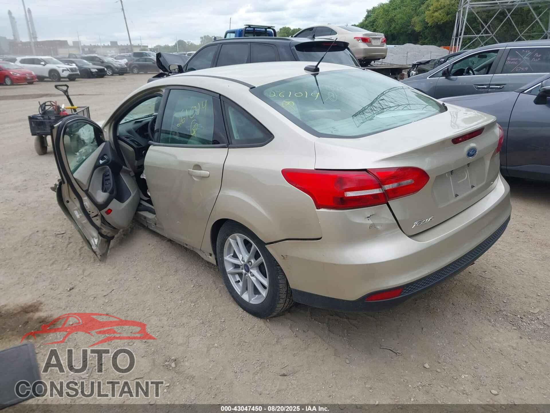 FORD FOCUS 2018 - 1FADP3F2XJL201014