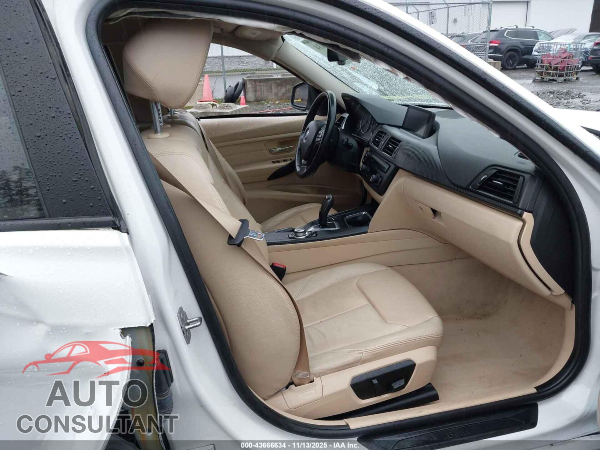 BMW 328I 2013 - WBA3B3C58DF543743