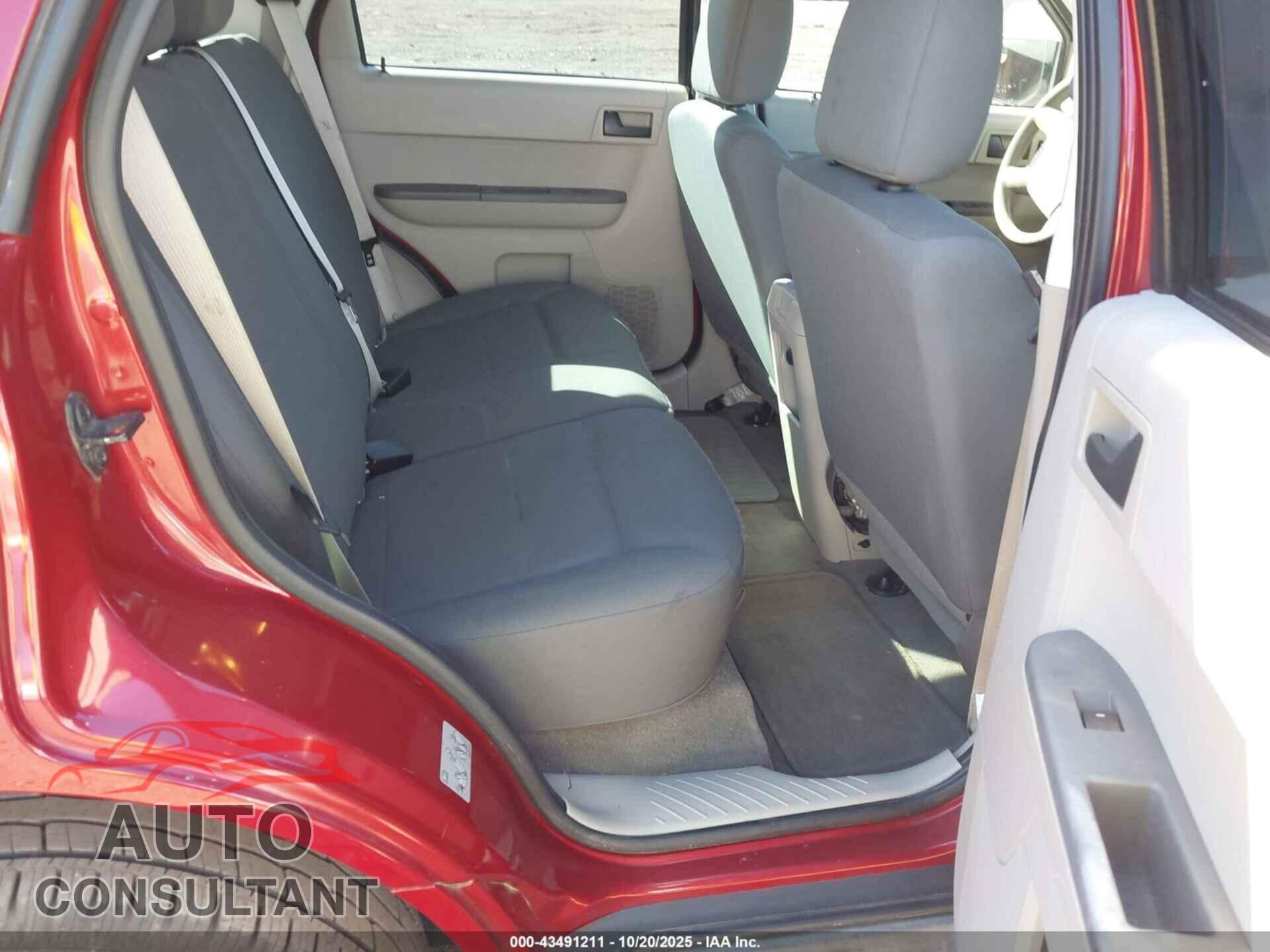 FORD ESCAPE 2011 - 1FMCU0C74BKA41647