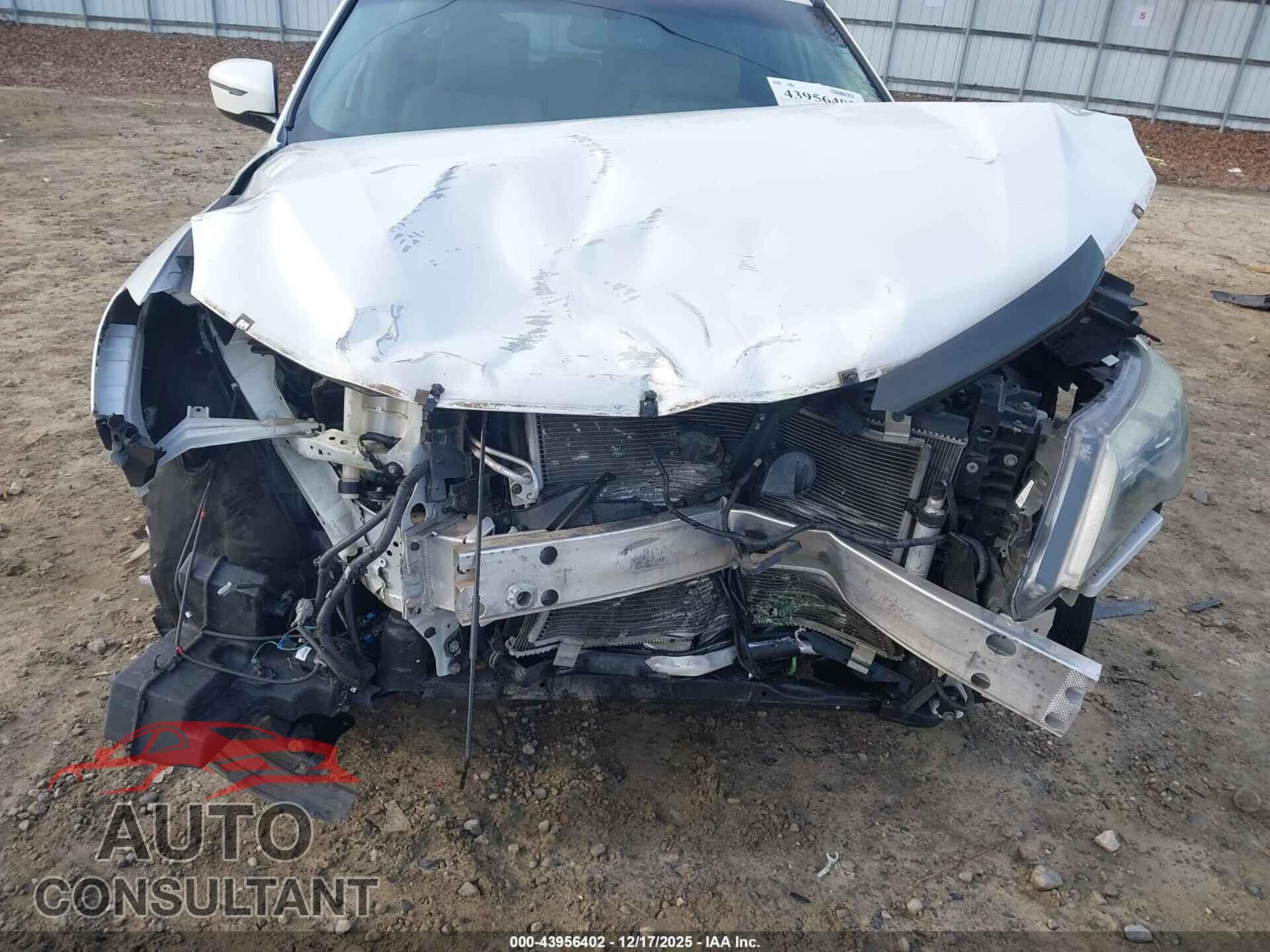 NISSAN PATHFINDER 2017 - 5N1DR2MN4HC603239